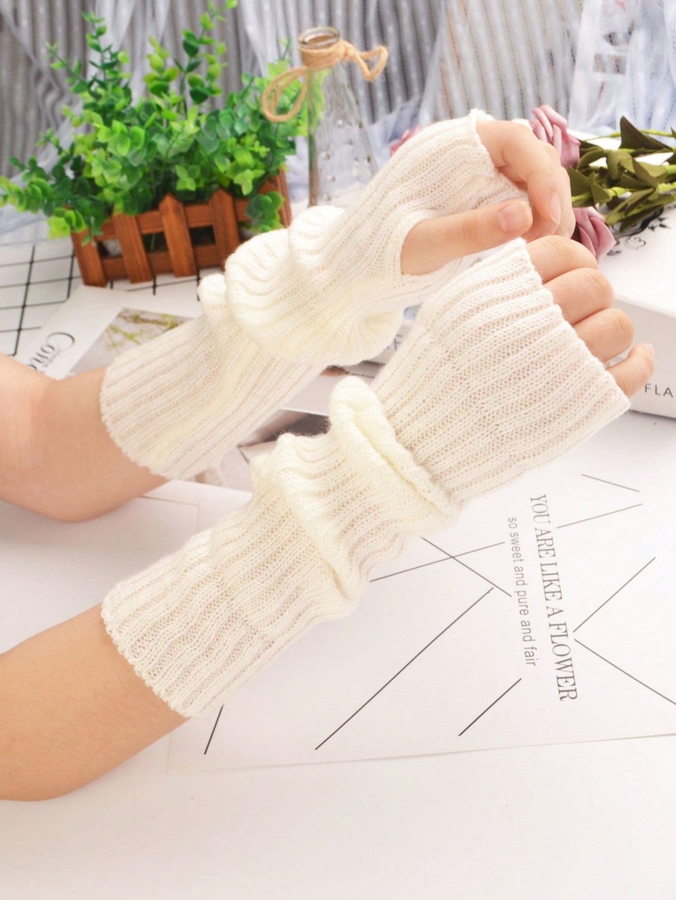 1pair Knitted Gloves & Striped Sleeves Warmers In Solid Color