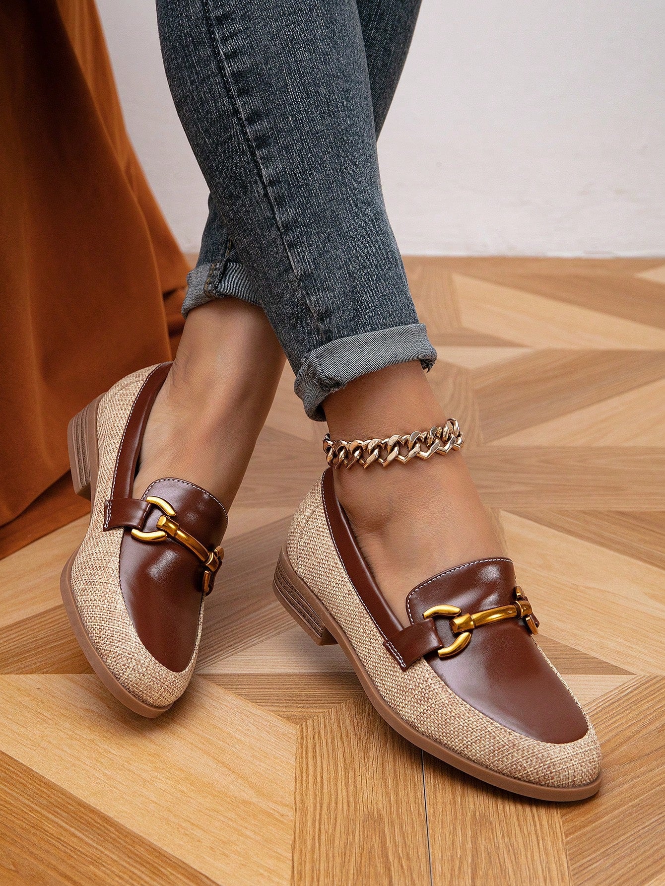 Women's Spring And Autumn Low-Heeled Loafers With Round Toe And Metal Buckle, Casual Shoes