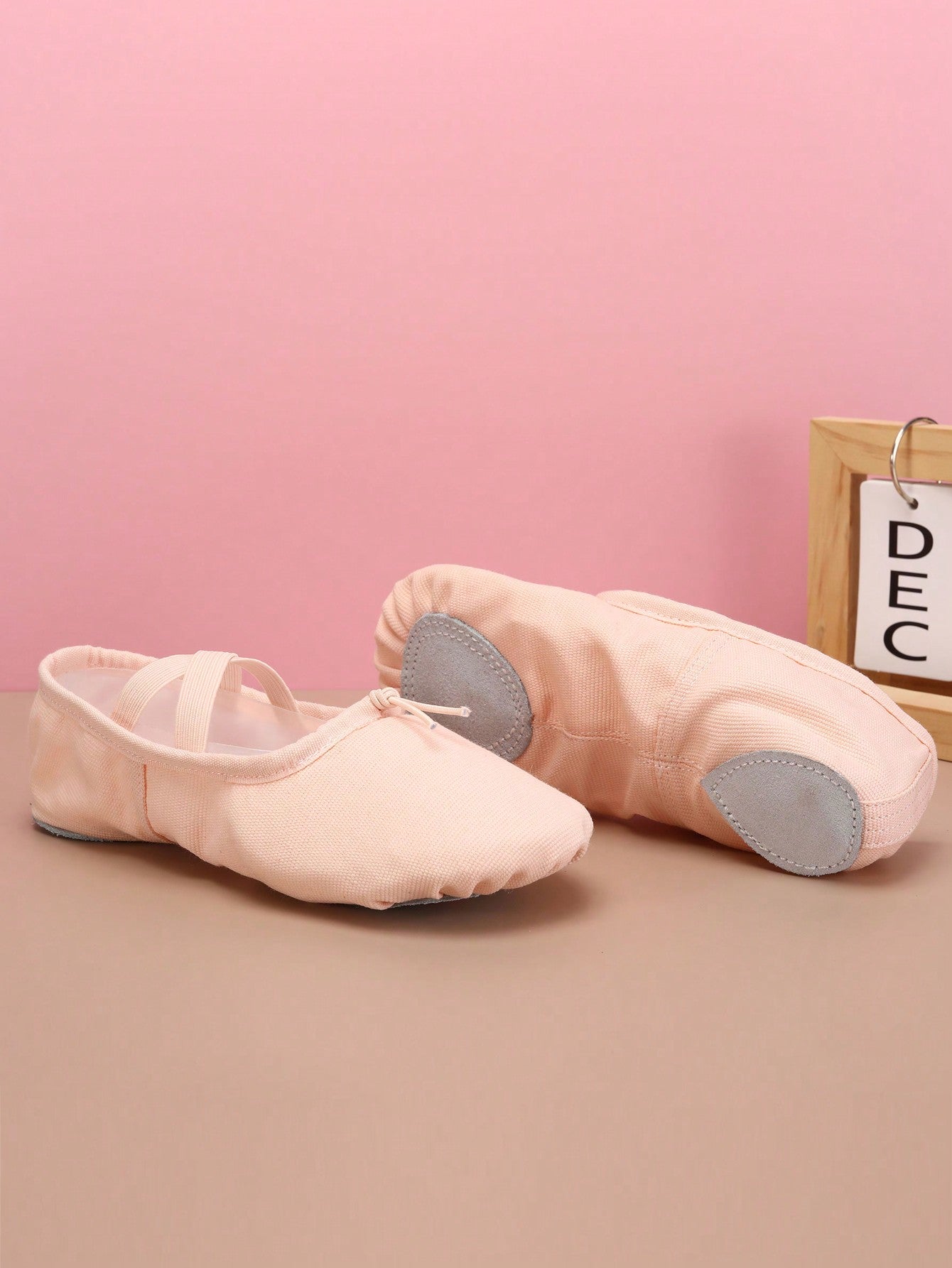 Girl Soft And Breathable Ballet Shoes/Lace-Up Canvas Ballet Slippers/Indoor Yoga Shoes/Dance Shoes (Kids/Big Kids)