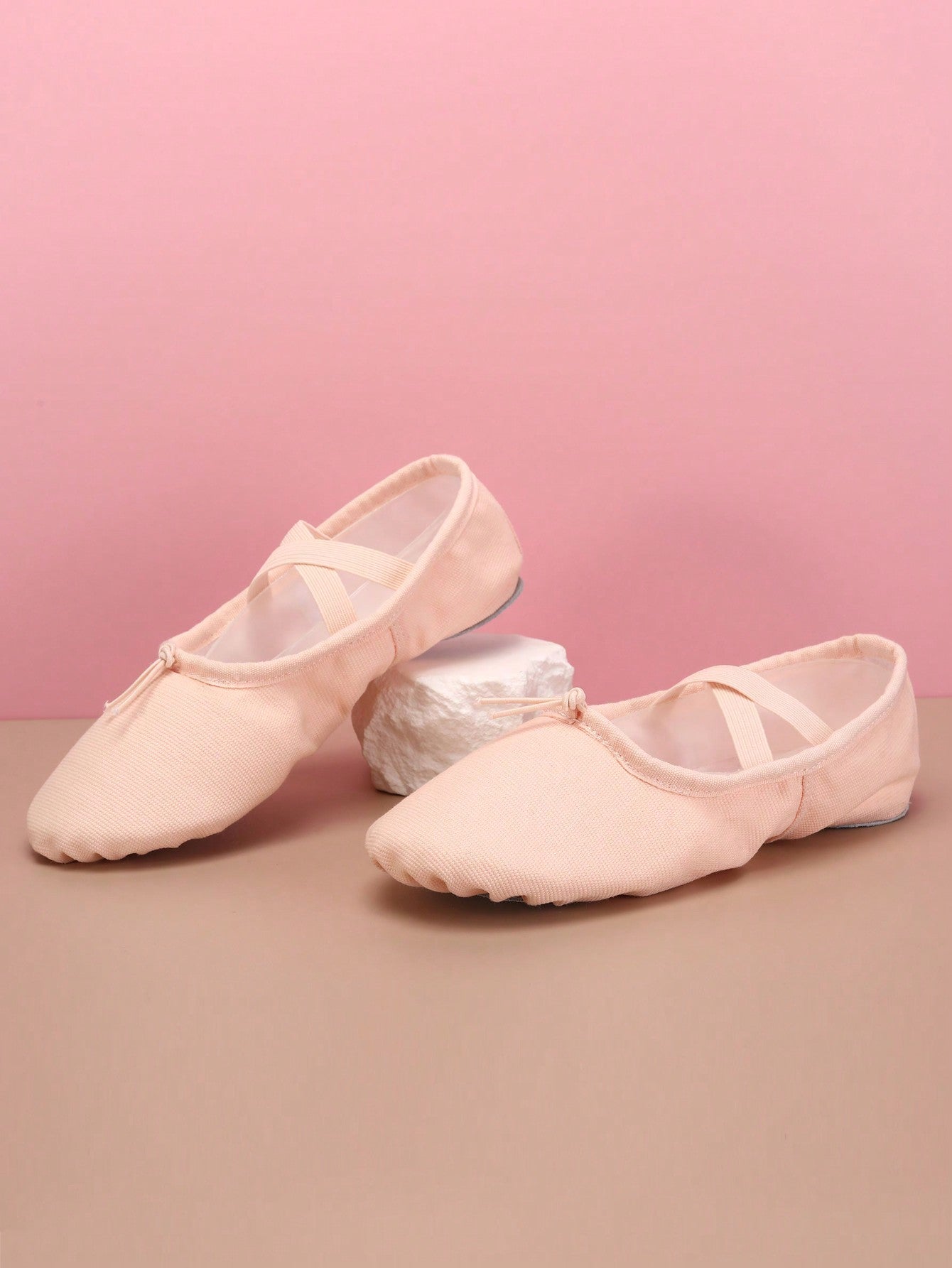 Girl Soft And Breathable Ballet Shoes/Lace-Up Canvas Ballet Slippers/Indoor Yoga Shoes/Dance Shoes (Kids/Big Kids)