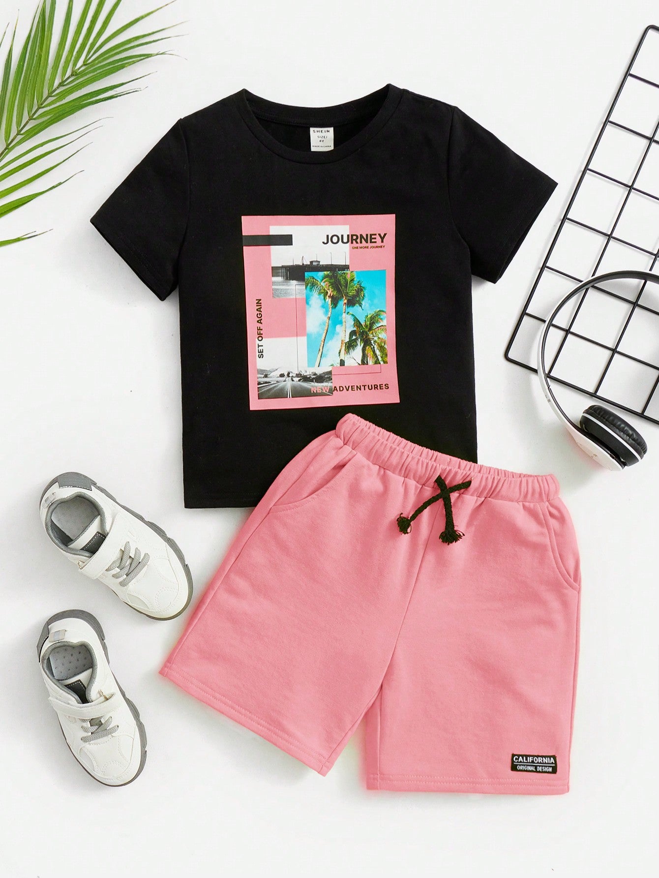 Young Boy Coconut Tree & Letter Graphic Tee & Shorts