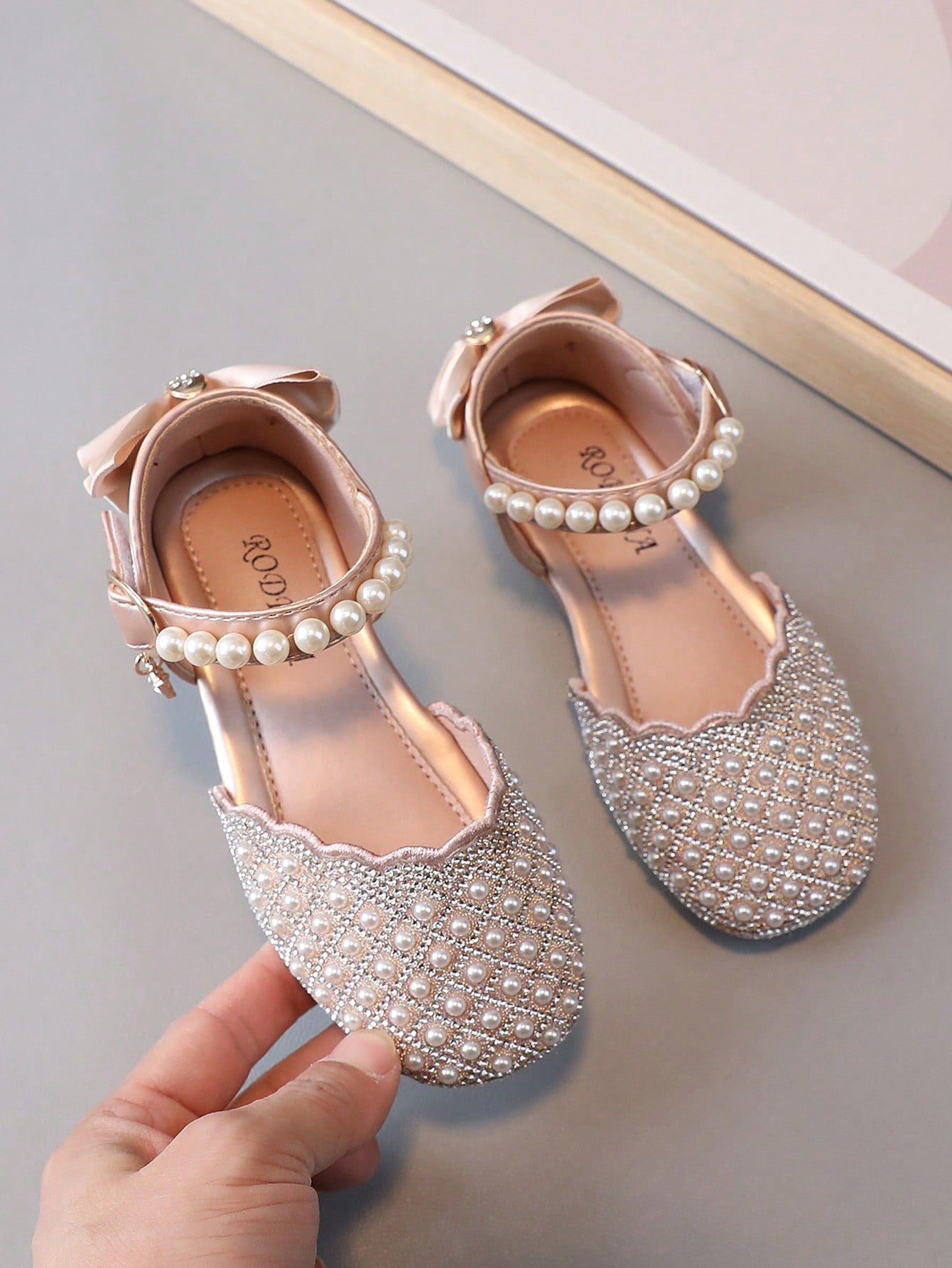 1pair Princess Style Girls' Pearl Decoration Peep Toe Sandals For Summer