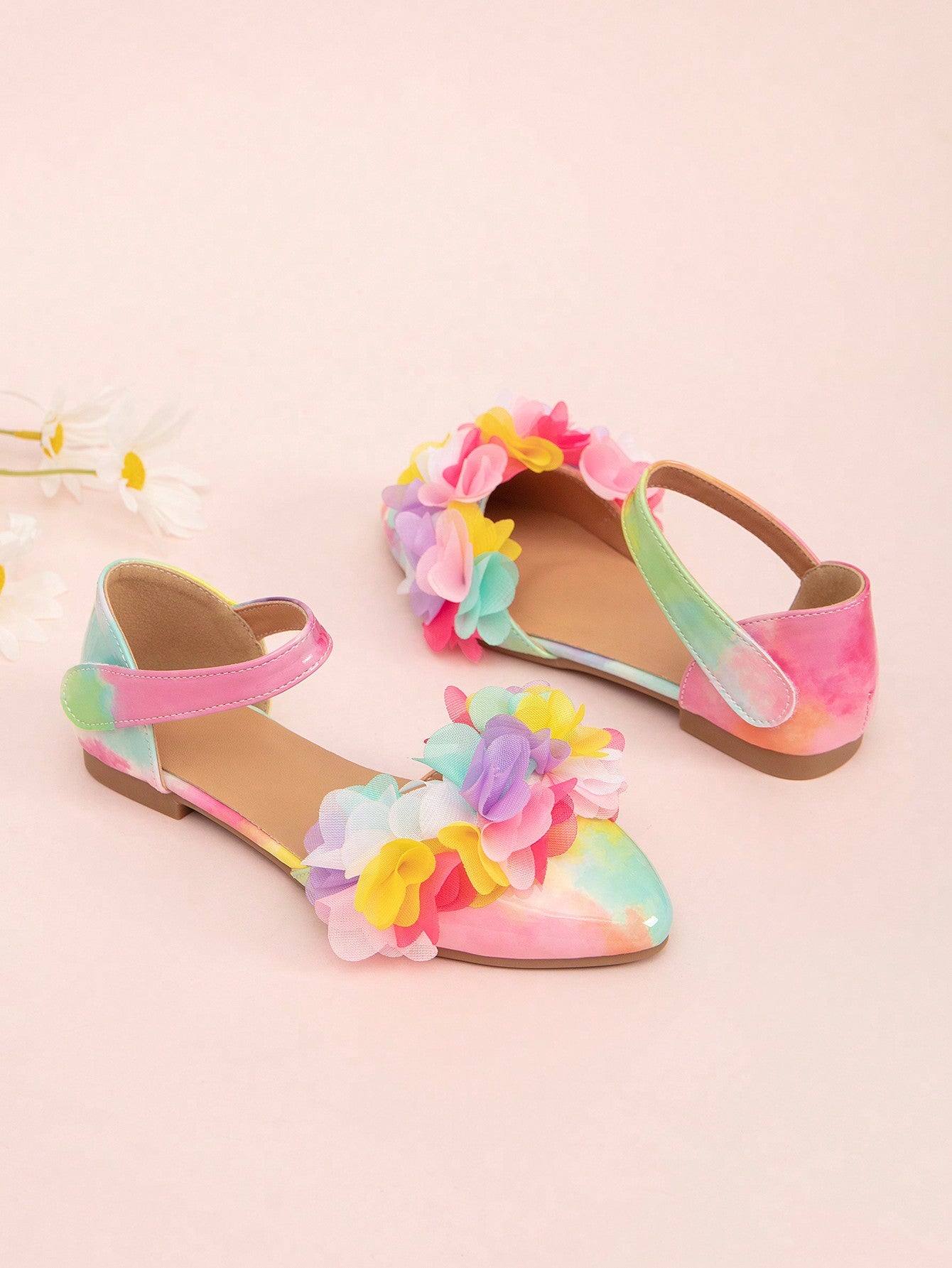 New Spring Arrival Girls' Fashionable Lace Flat Shoes With Pointed Toe For Catwalk