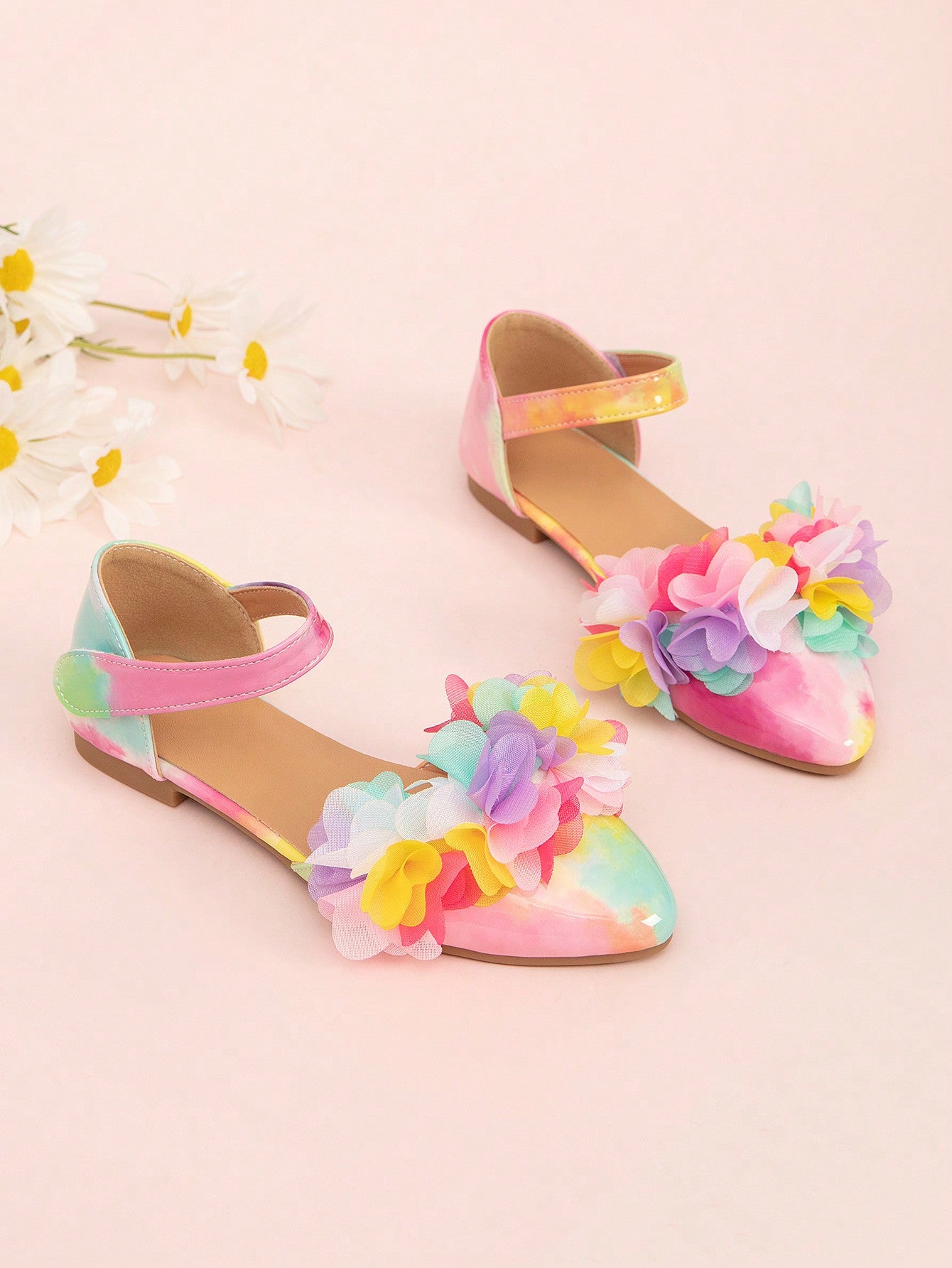 New Spring Arrival Girls' Fashionable Lace Flat Shoes With Pointed Toe For Catwalk