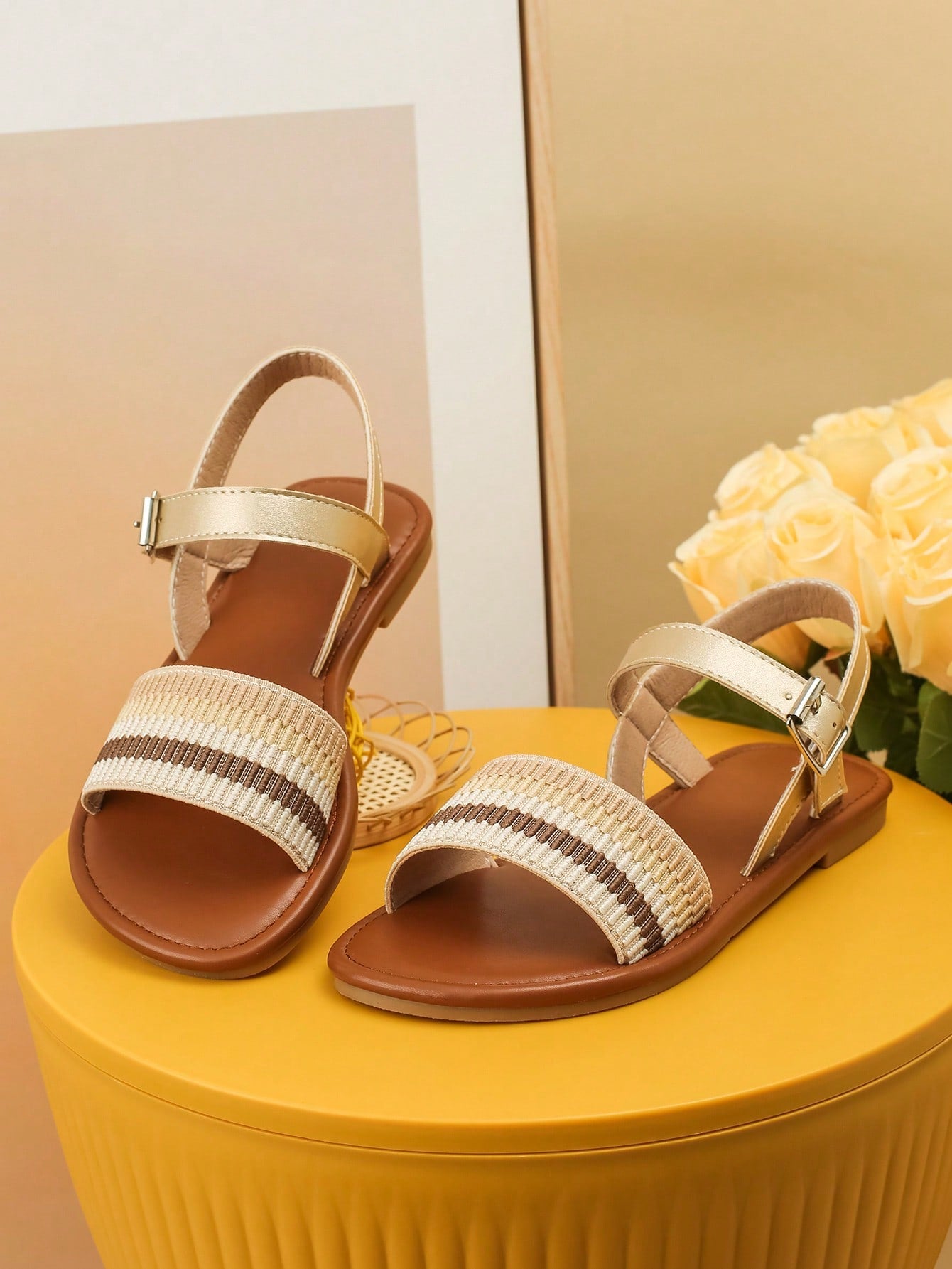 Fashionable & Comfortable Children's Flat Holiday Sandals For Daily Wear