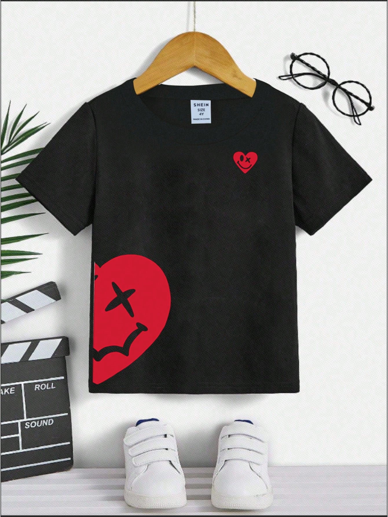 Young Boy Short Sleeve Red Heart & Face Cutout Creative Pattern Comfortable And Fun Summer T-Shirt Top