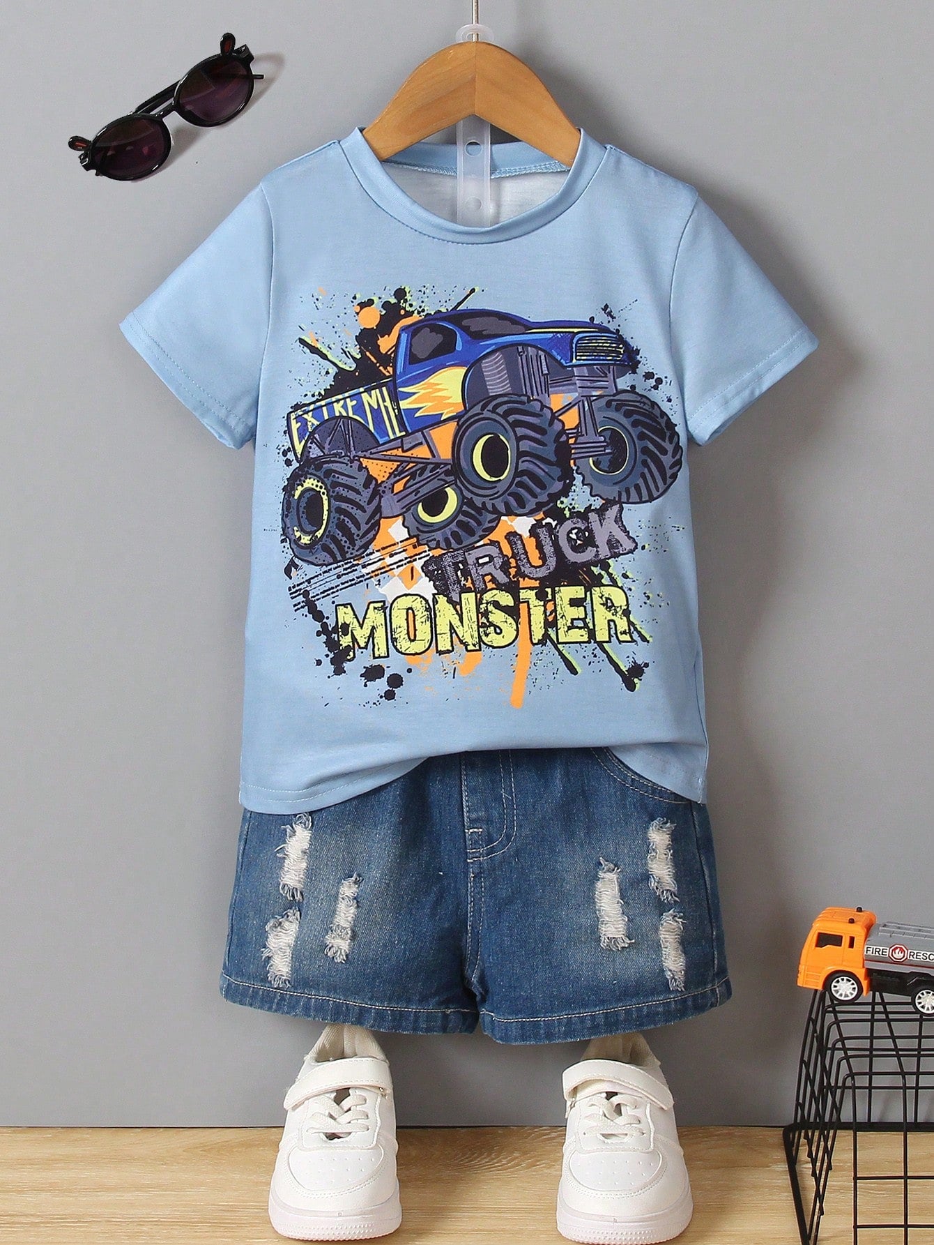 Young Boy's Car & Letter Print T-Shirt