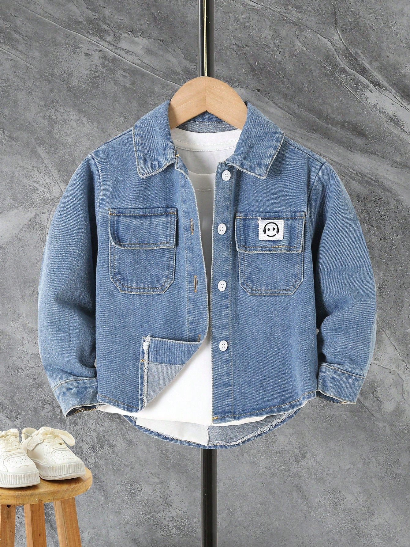 Kids Young Boy Casual Fashionable Denim Shirt With Flap Pockets On The Front