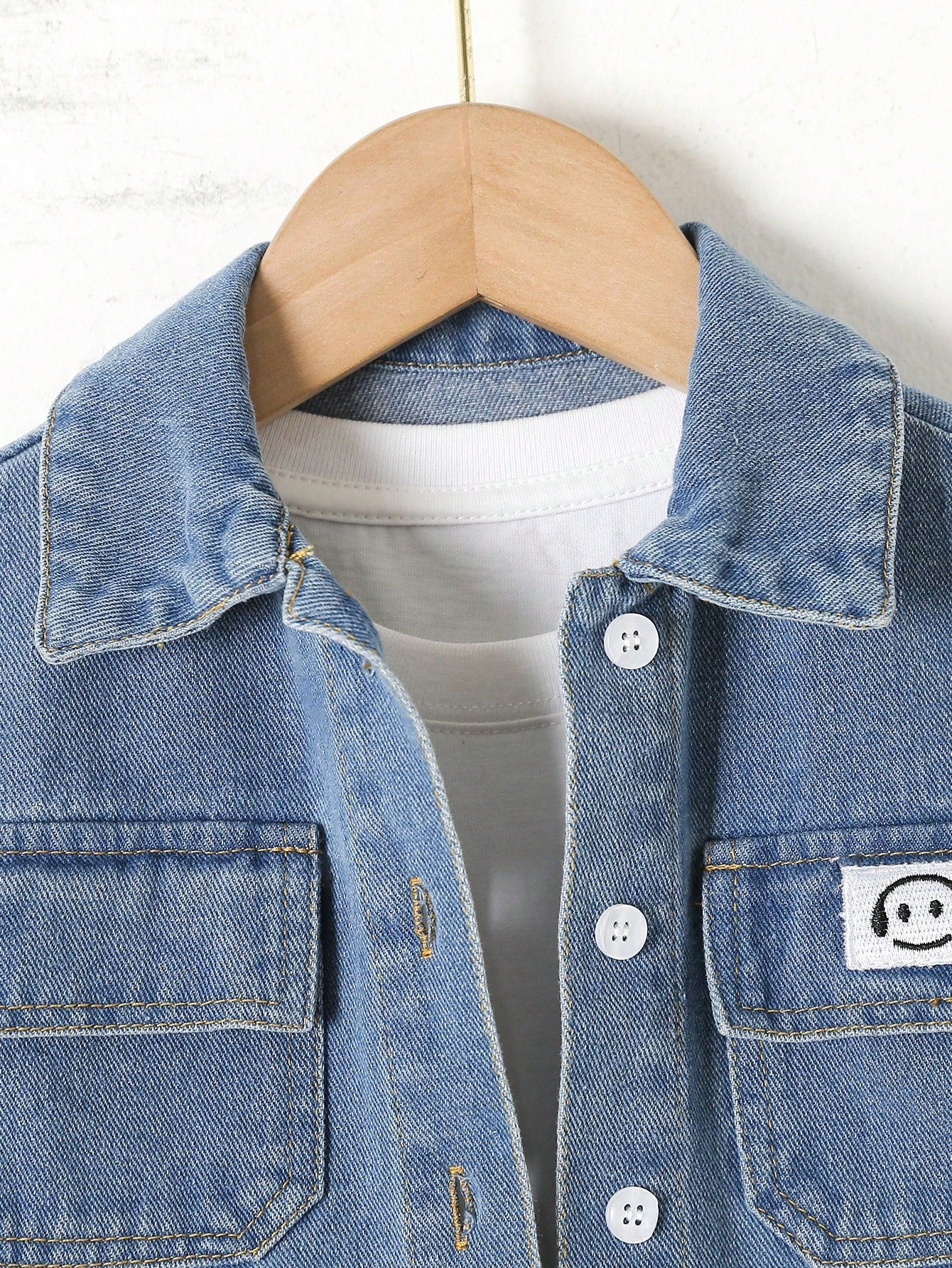 Kids Young Boy Casual Fashionable Denim Shirt With Flap Pockets On The Front