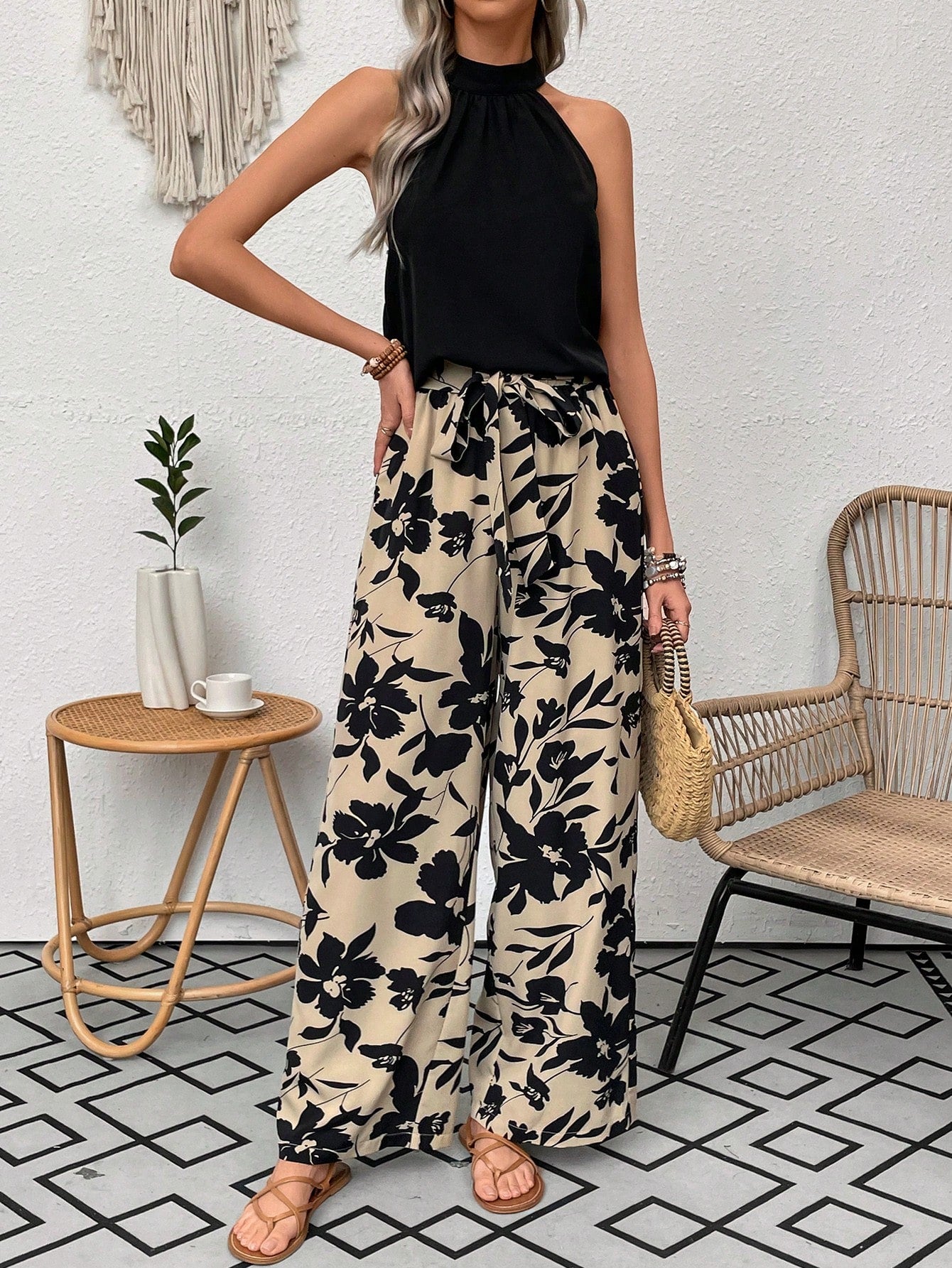 Women's Plain Halter Top And Flower Print Pants Two Piece Set