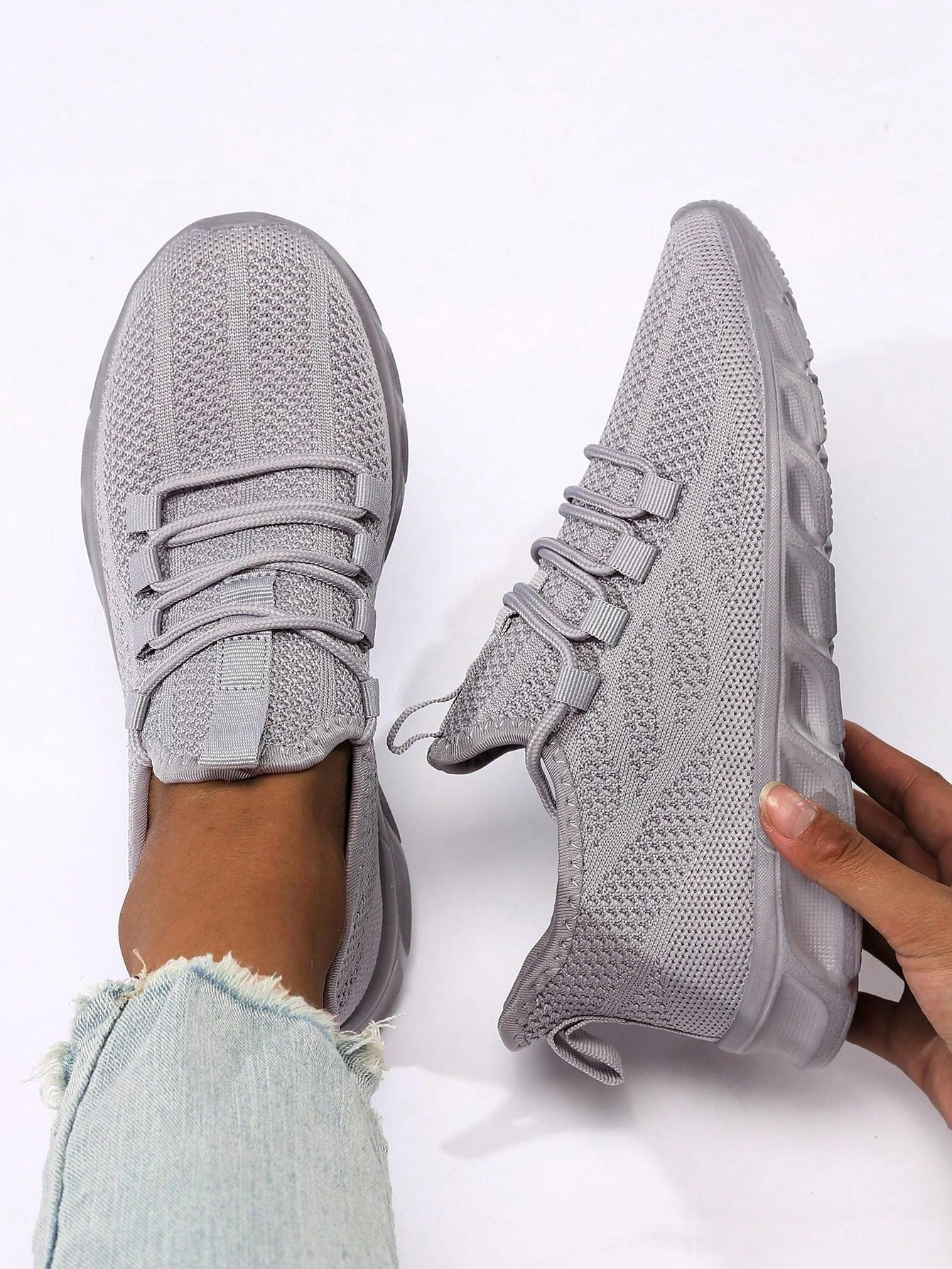 Women's  Lightweight Gym Workout Shoes Outdoor Mesh Sports Shoes Breathable Tennis Shoes Fashionable Rubber Anti Slip Sneaker Gray