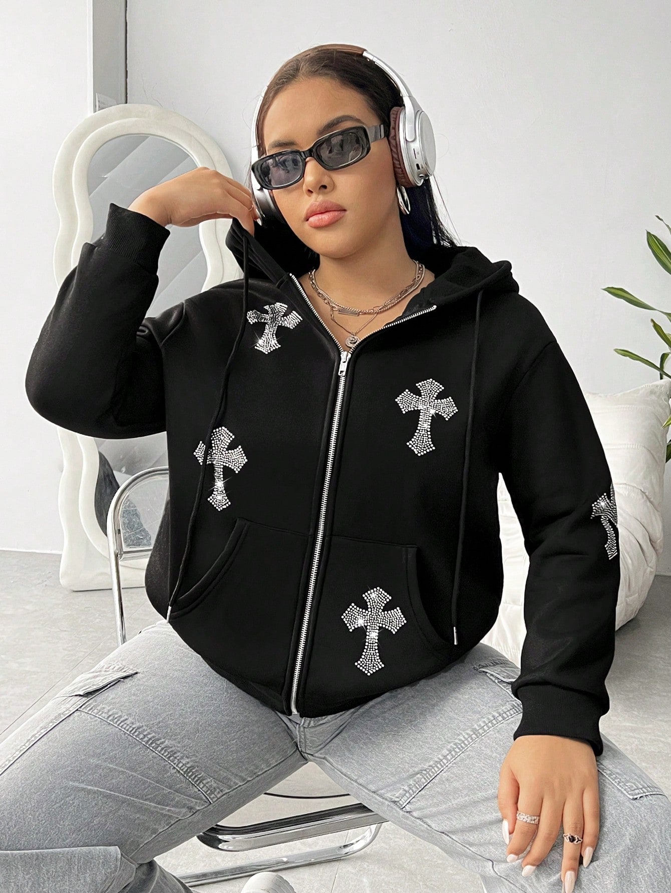 Plus Rhinestone Cross Pattern Drop Shoulder Drawstring Zipper Thermal Hoodie