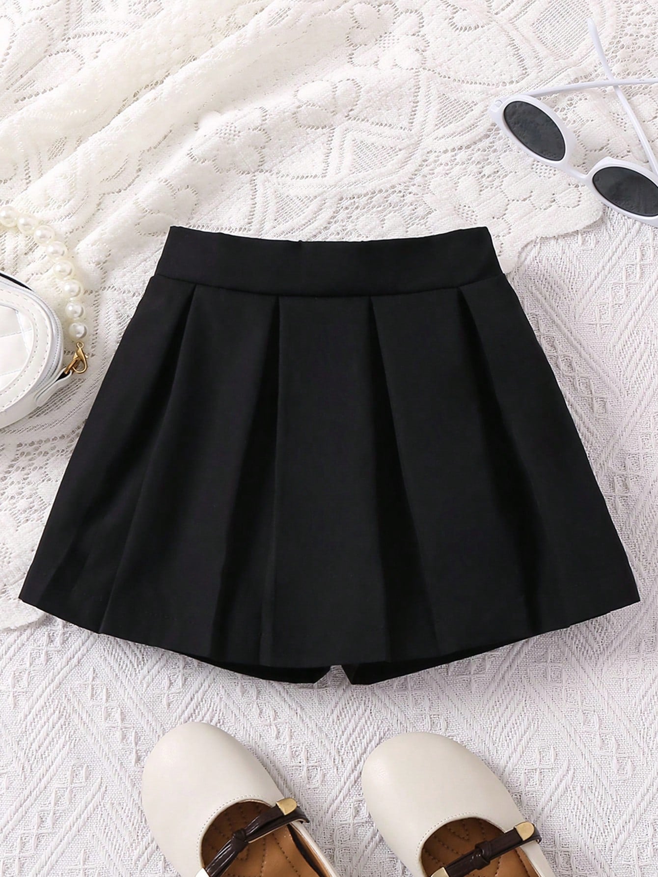 Young Girl Solid Color Folded Pleated Casual Shorts