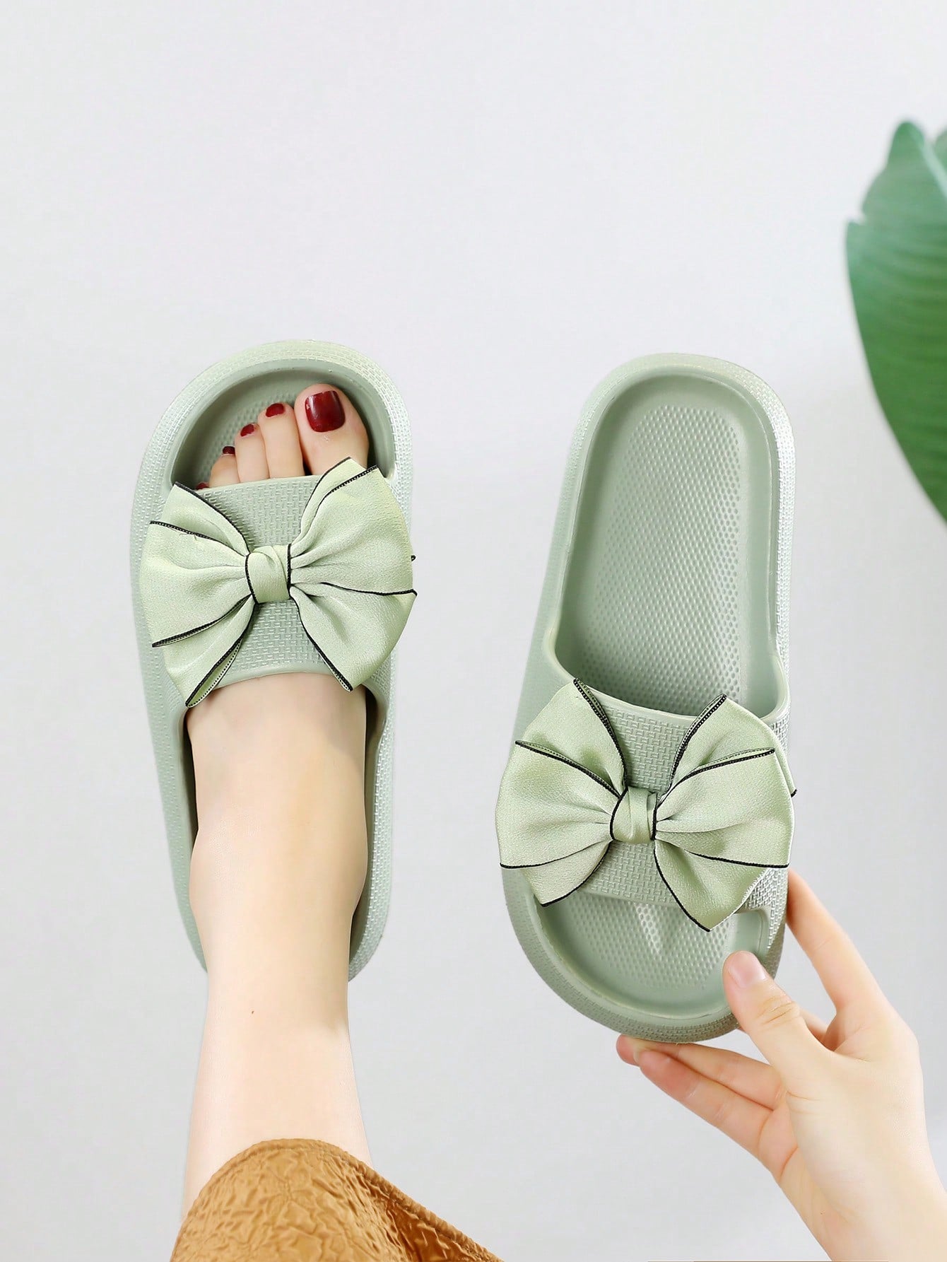 New Arrival 2024 Summer Indoor/Outdoor Thick-Soled Anti-Slip Women's Slippers, Perfect For Home And Bathroom Use