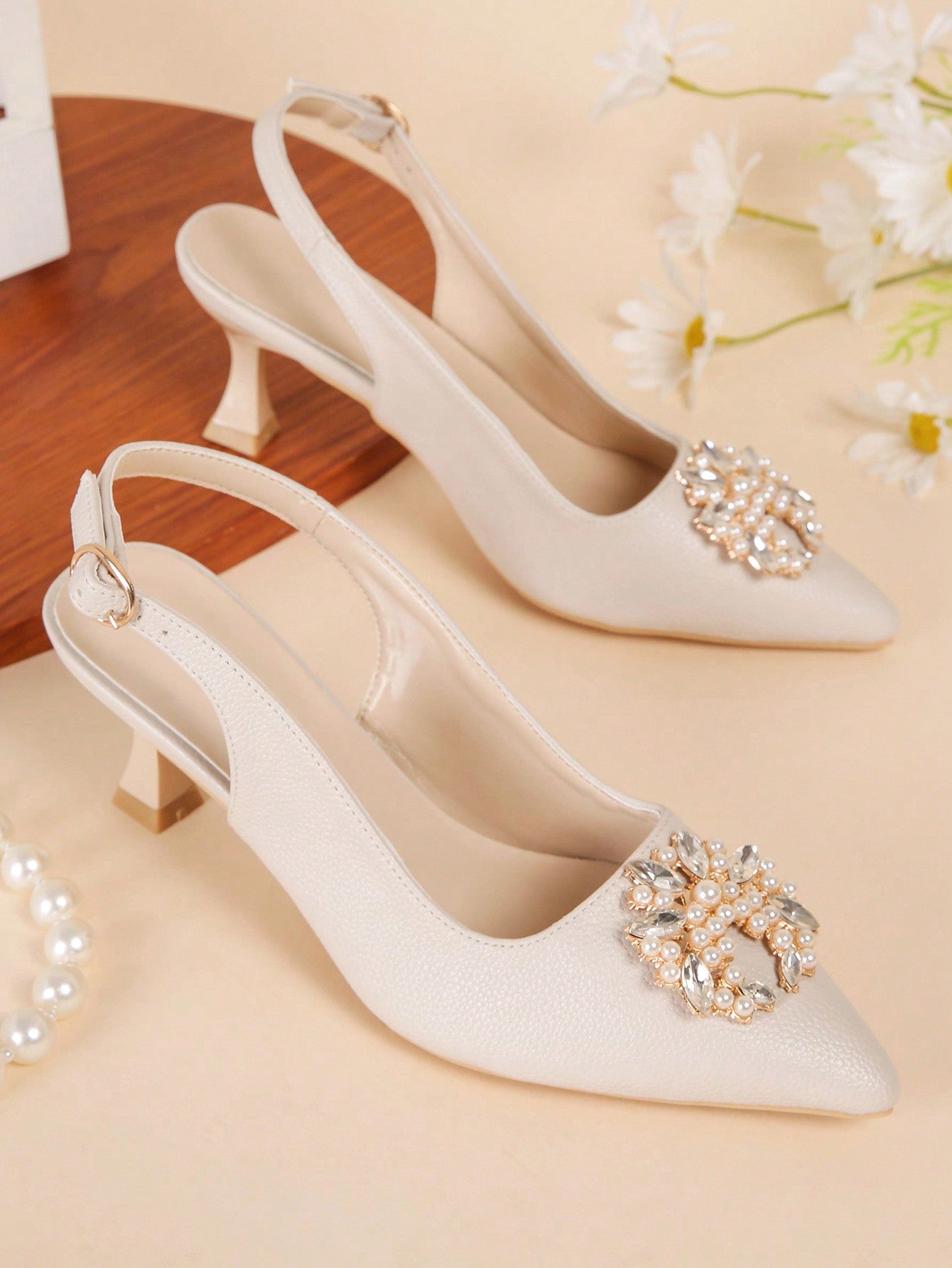 2024 Spring/Summer New Pearl-Decorated Women's High Heels, 6cm Stiletto Heel & Pointed Toe & Delicate Slingbacks