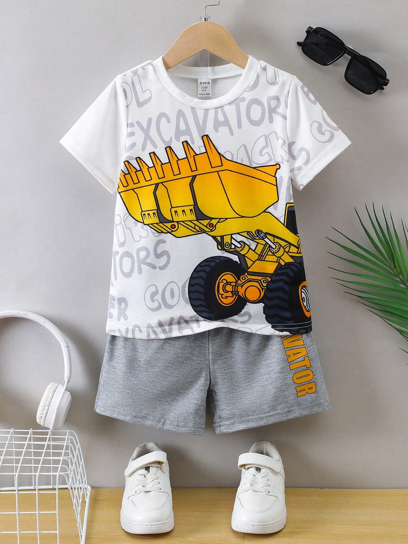 Young Boy Black And White Letter And Graphic Print Bulldozer Casual Regular Short Sleeve T-shirt With Cute Round Neck For Summer