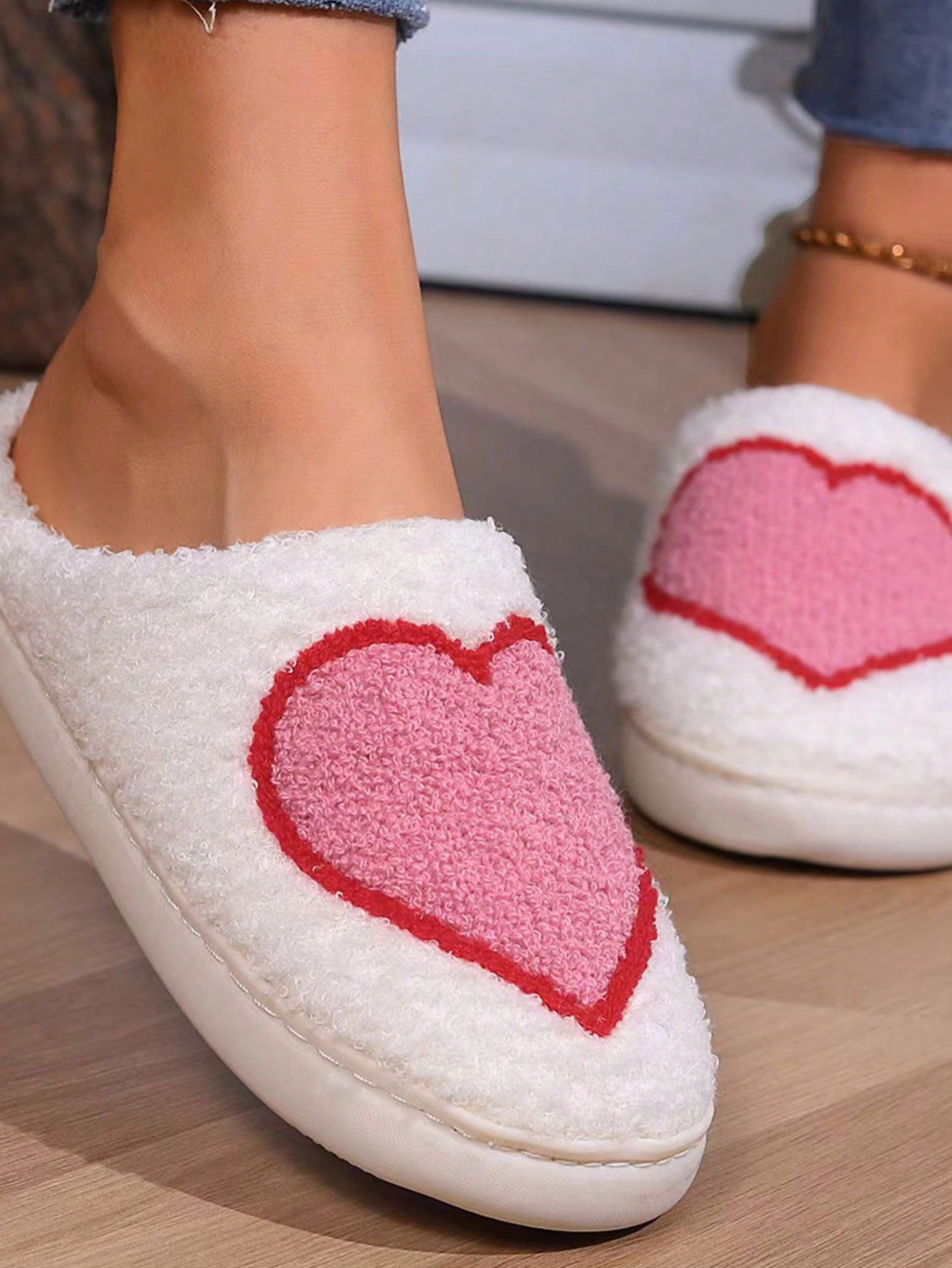 Fashionable Butterfly, Heart, Strawberry, Fruit, Puppy, Animal, Star, Heart, Skull Print Soft Warm Plush Anti-Slip Indoor House Slippers, Pink