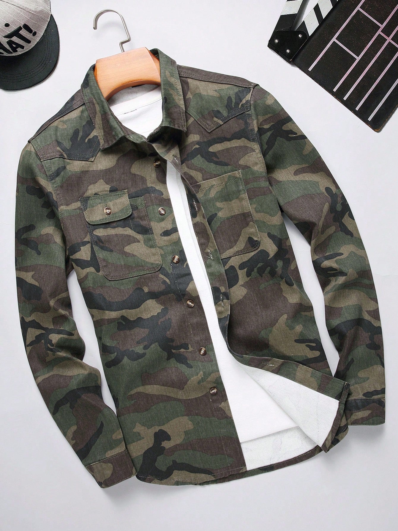 Men's Camouflage Printed Button-Front Denim Shirt With Patch Pockets