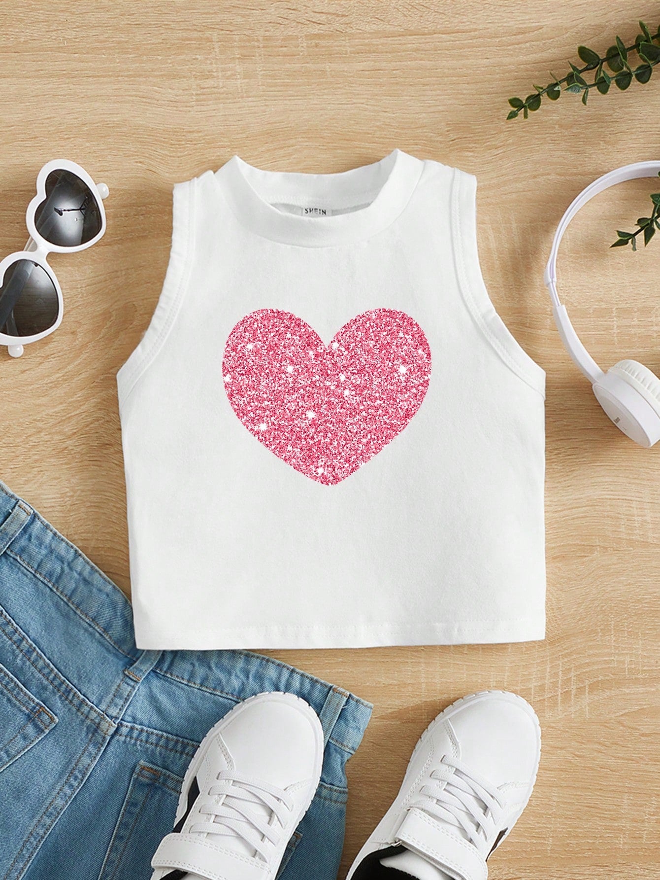 Young Girls' Casual Sleeveless Round Neck Tank Top With Minimal Heart Print, Suitable For Summer