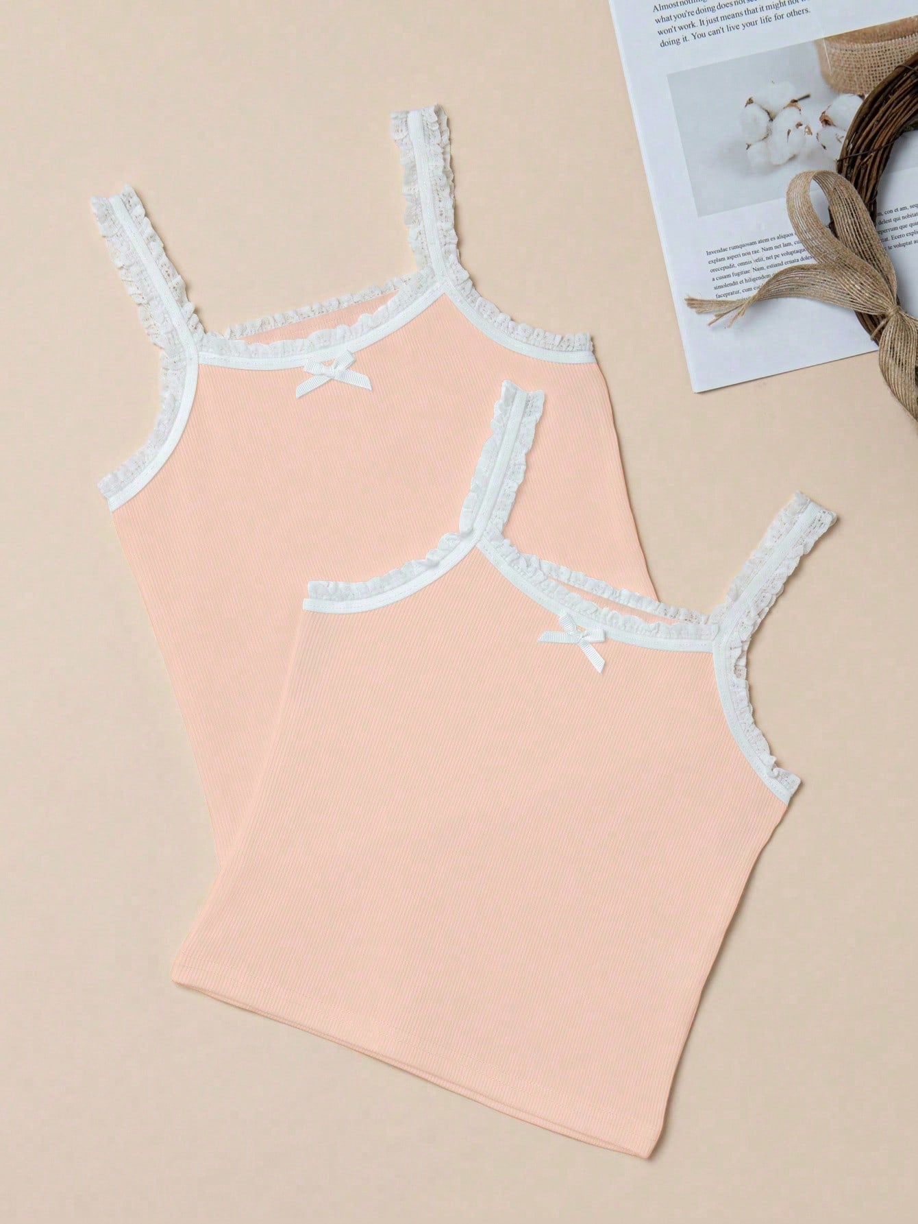 Young Girl 2pcs Lace Trim Bow Front Cami Top