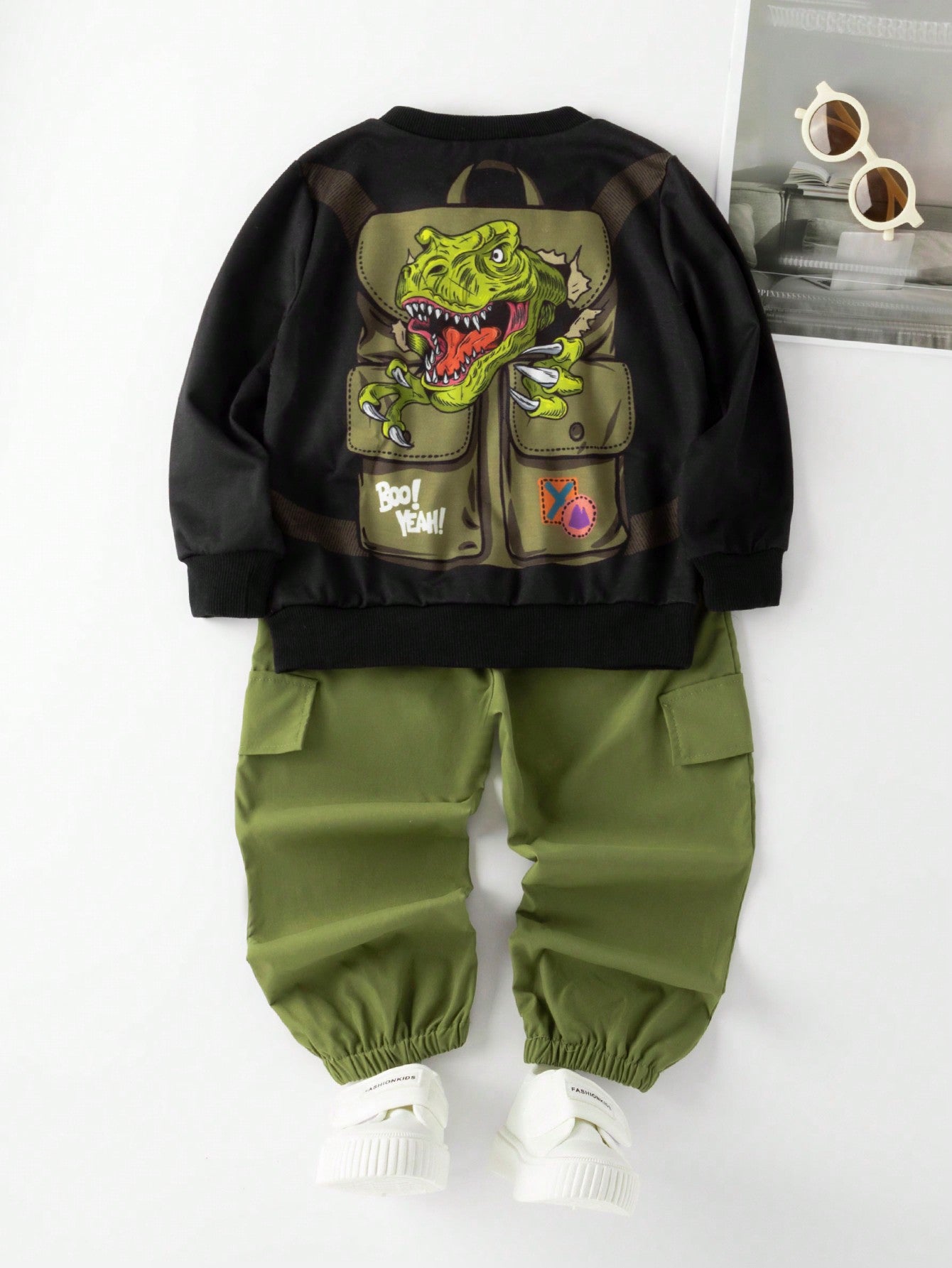 Young Boy Lovely Funny Dinosaur Printed Sweatshirt & Jogger Pants Set