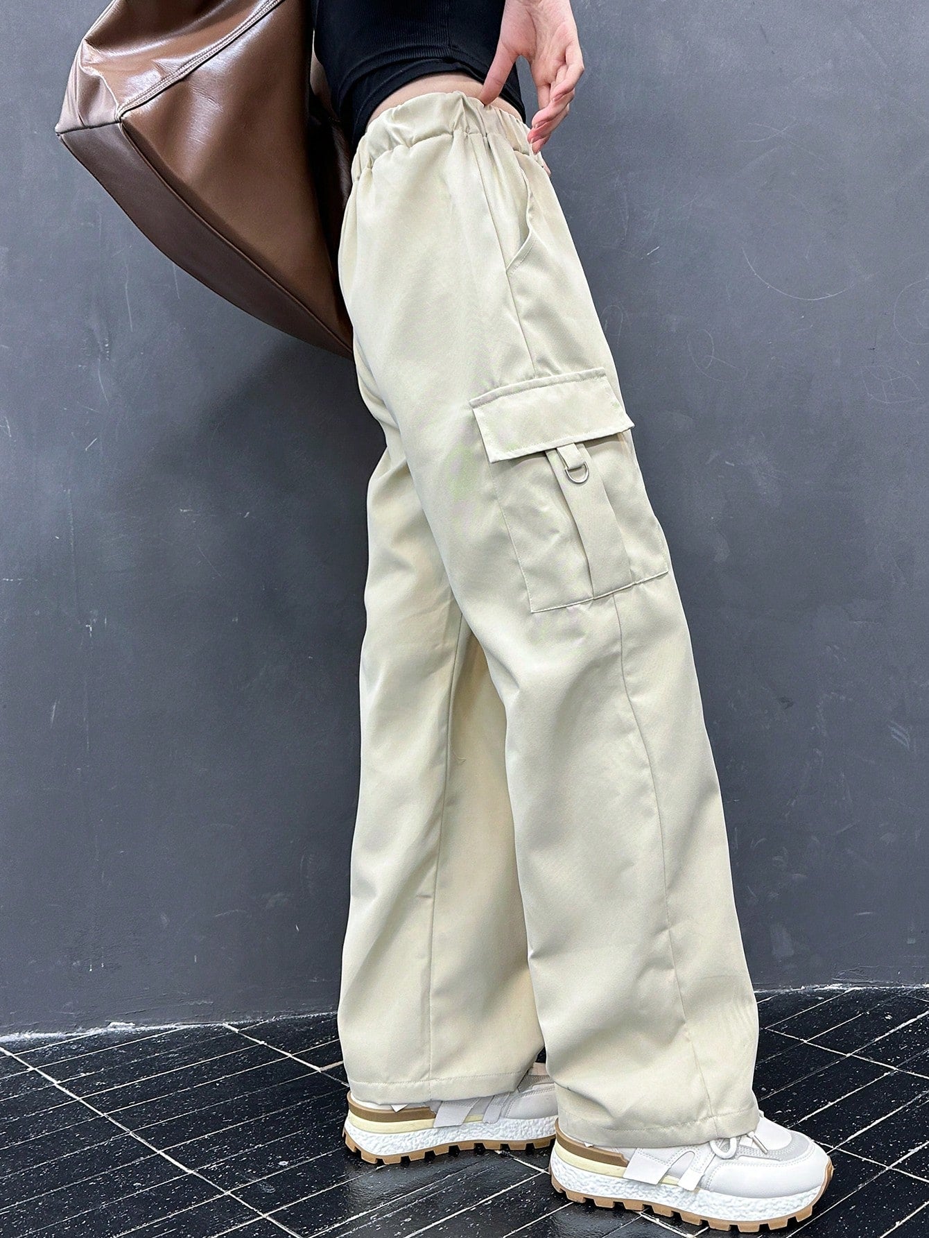 Tween Girl's Casual Stylish Beige 3D Cargo Pants For All Seasons