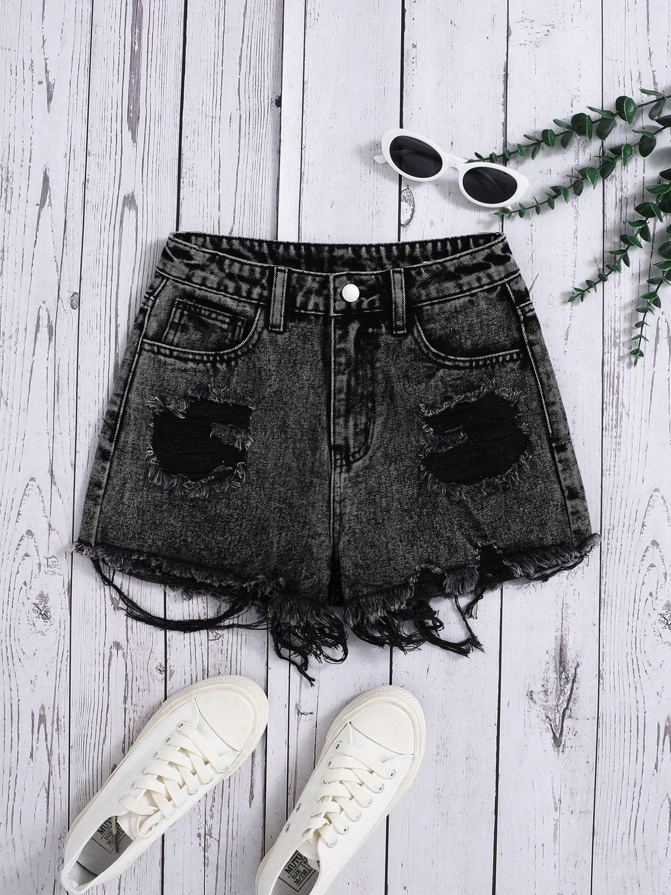 Teen Girls Ripped Raw Hem Denim Shorts