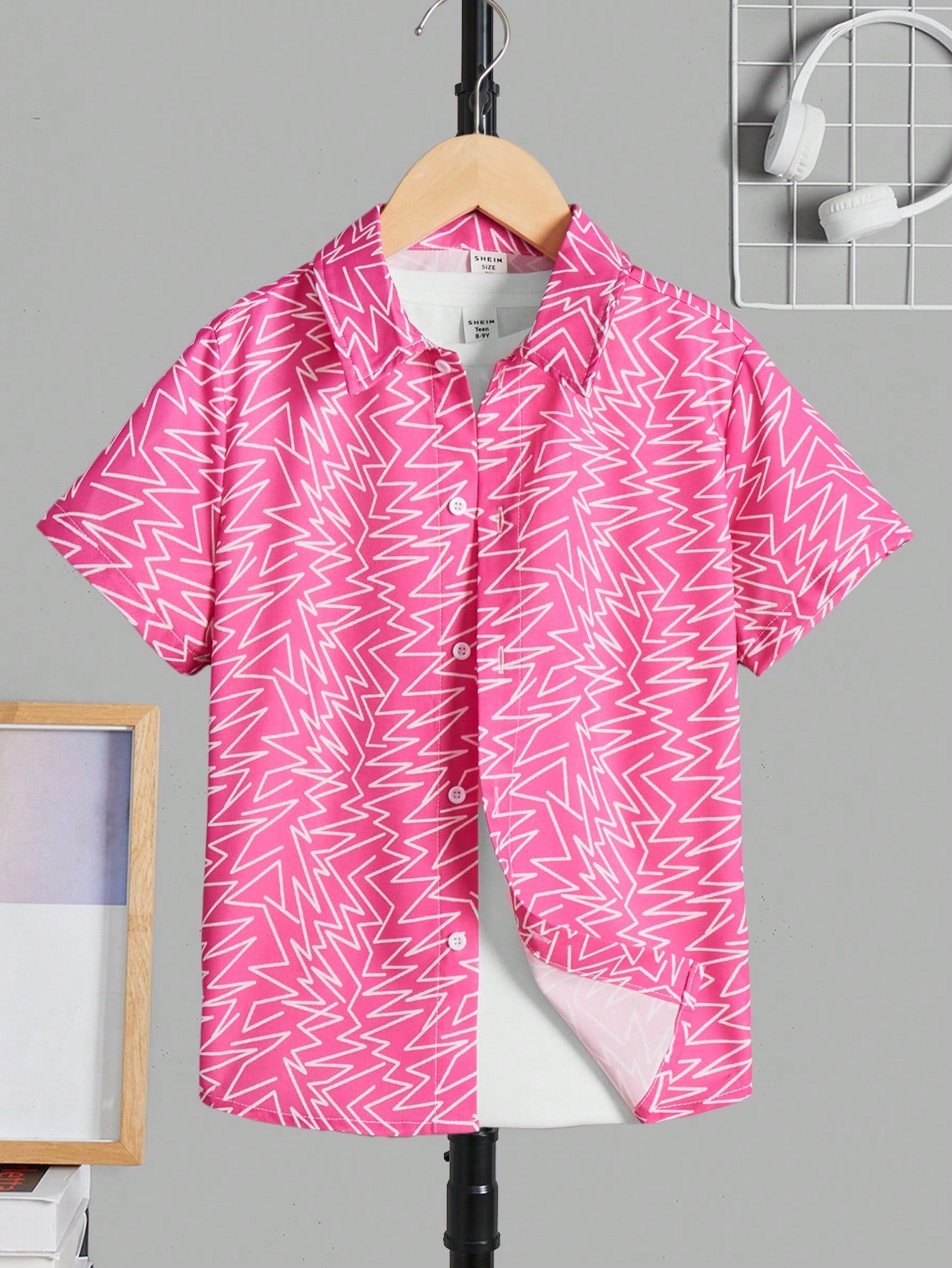 Tween Boys' Casual Geometric Pattern Printed Turn-Down Collar Short Sleeve Woven Shirt