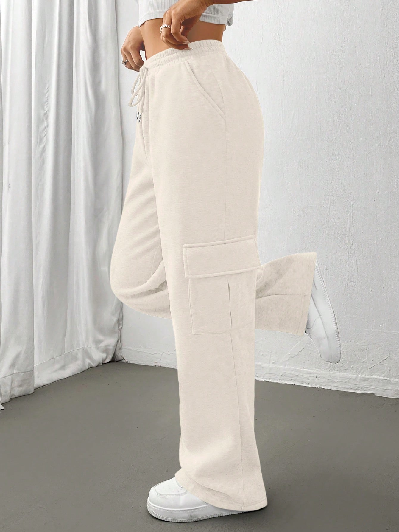 Flap Pocket Side Drawstring Waist Sweatpants