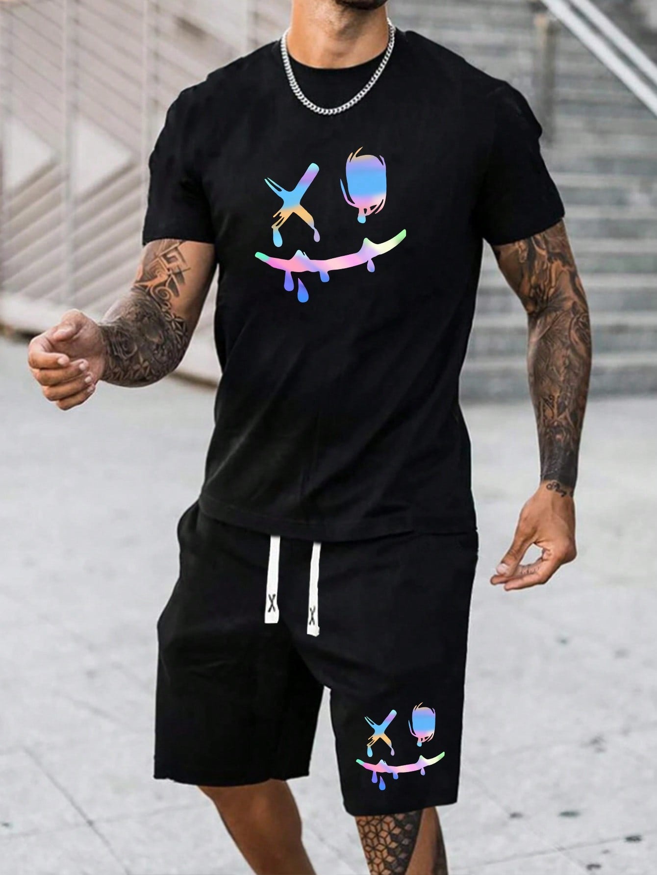 Men Cartoon Graphic Tee & Drawstring Waist Shorts