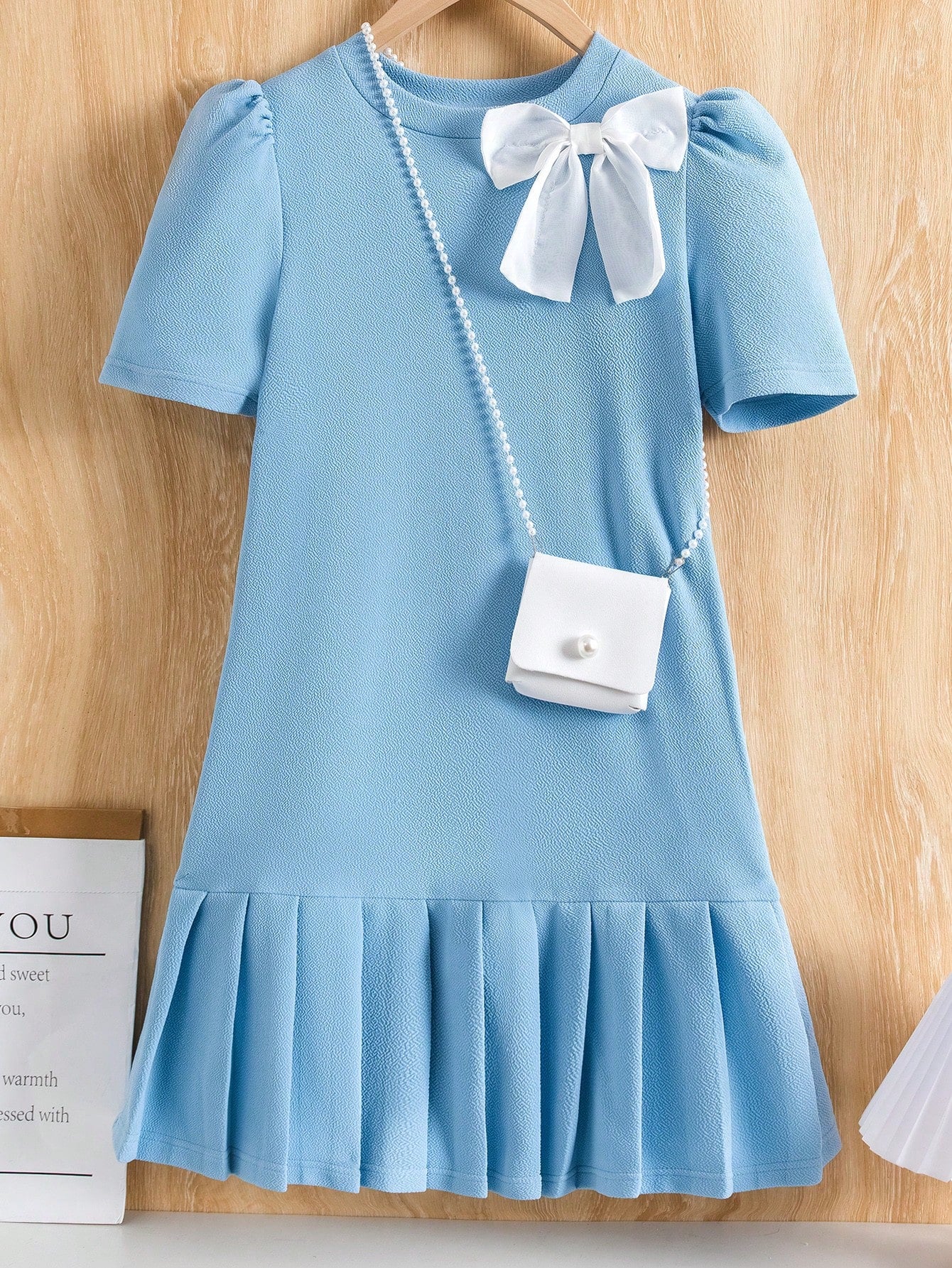 Tween Girl Pleated Short Sleeve Round Neck Vacation Style Dress