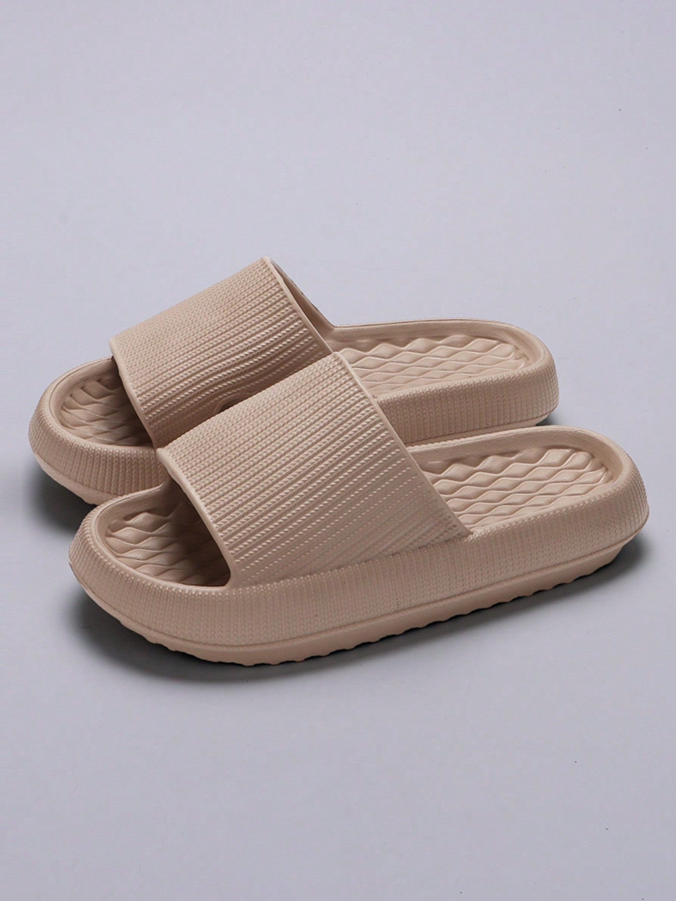 1pair Women's Thick Sole Cloud Design Eva Slippers For Summer, Anti-Slip Bathroom & Beach Sandals