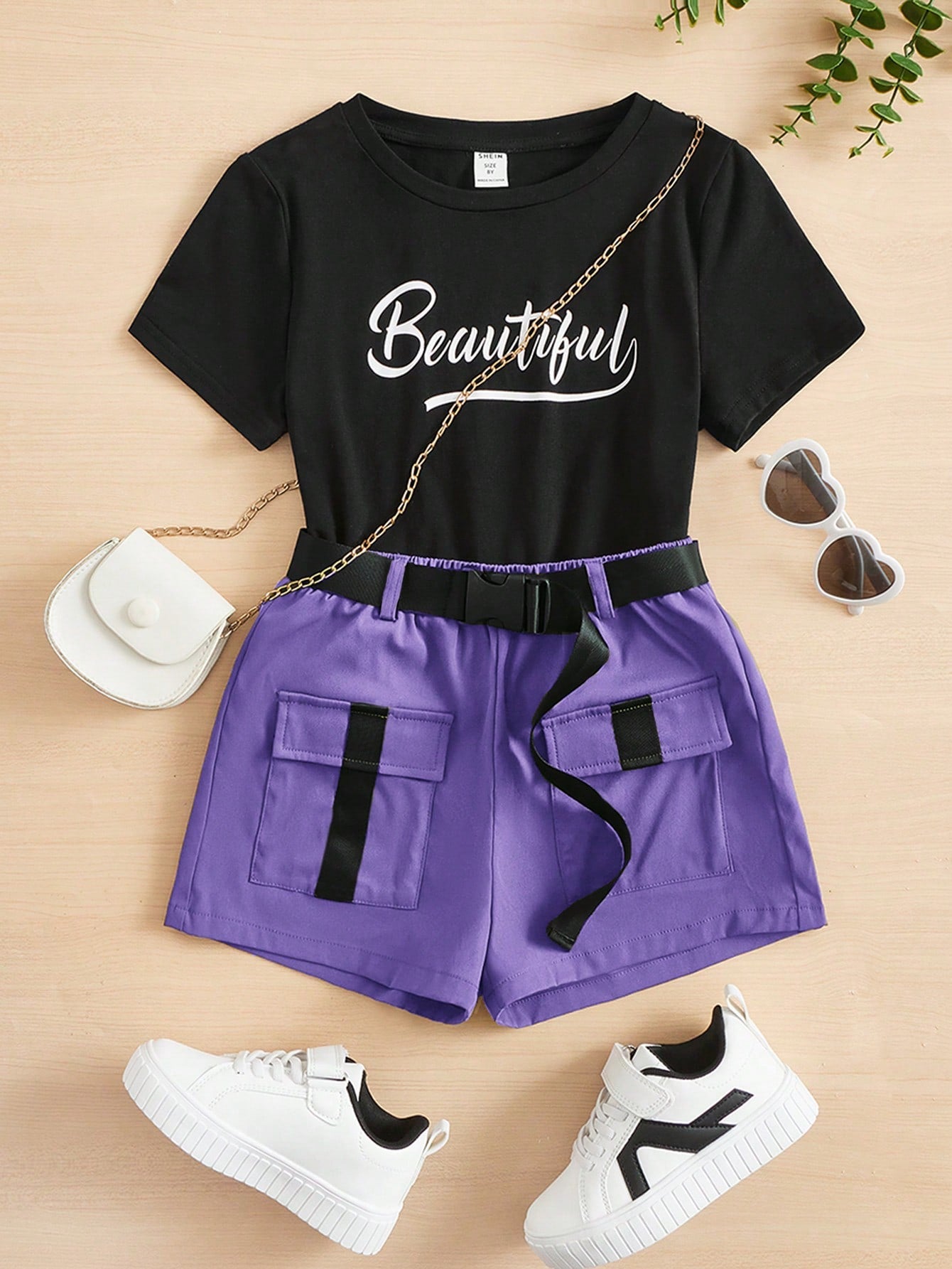 Tween Girl Letter Graphic Tee & Flap Pocket Belted Shorts