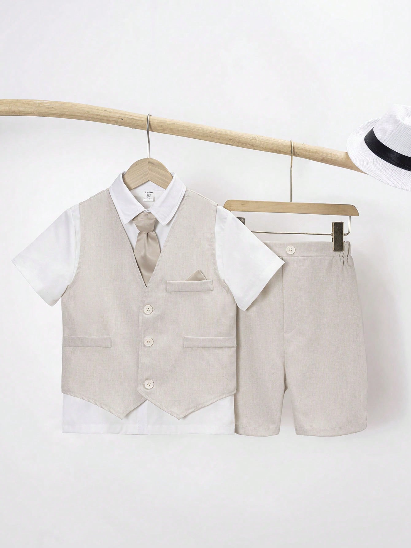 Tween Boy 3pcs Gentlemen Style Suit Set For - Short Sleeve Self-Colored Shirt With Bow Tie, Solid Color Vest And Shorts, Perfect For Birthday Party, Evening Party, Wedding, Christening, First Birthday Celebration