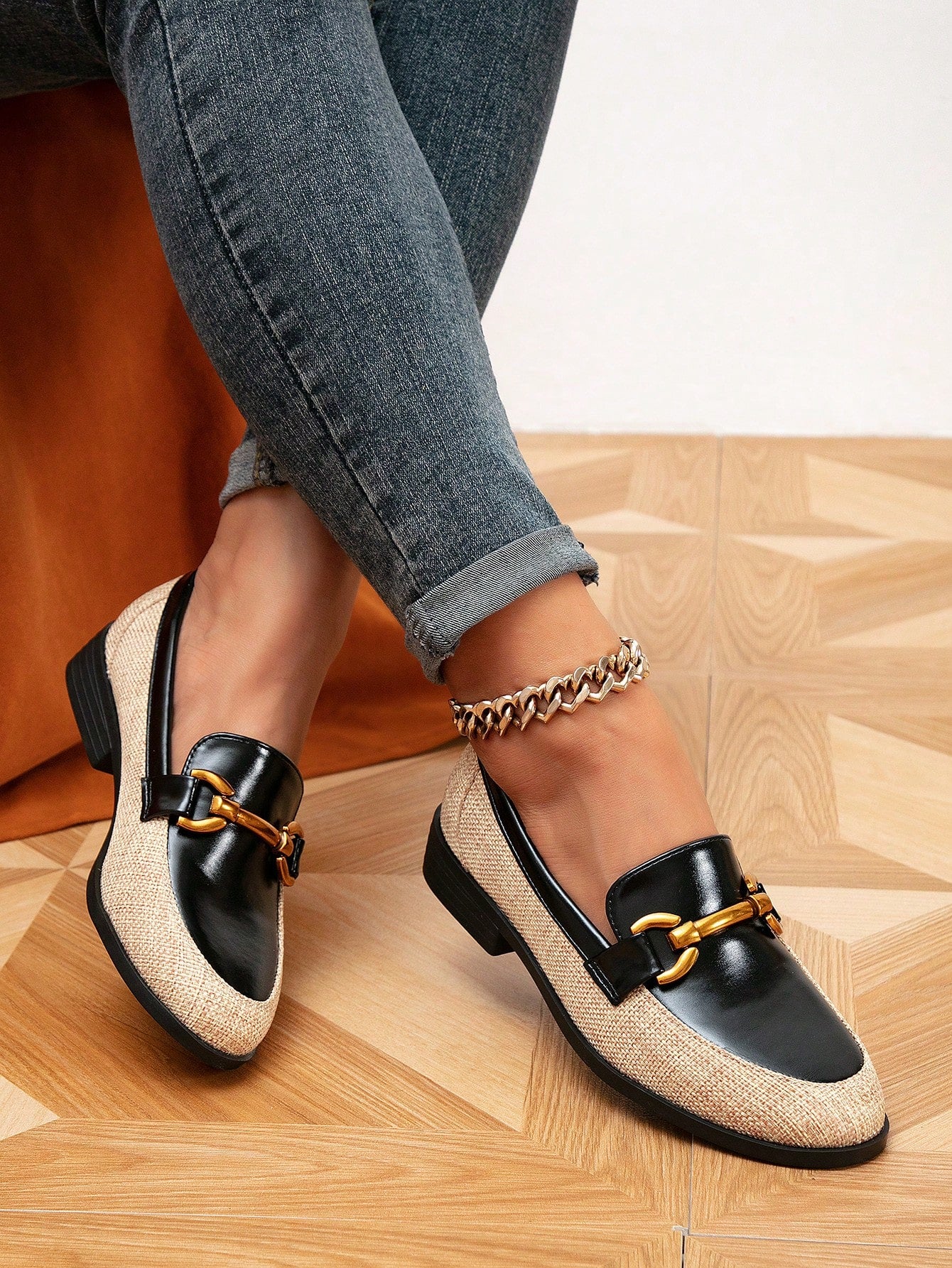 Women's Spring And Autumn Low-Heeled Loafers With Round Toe And Metal Buckle, Casual Shoes