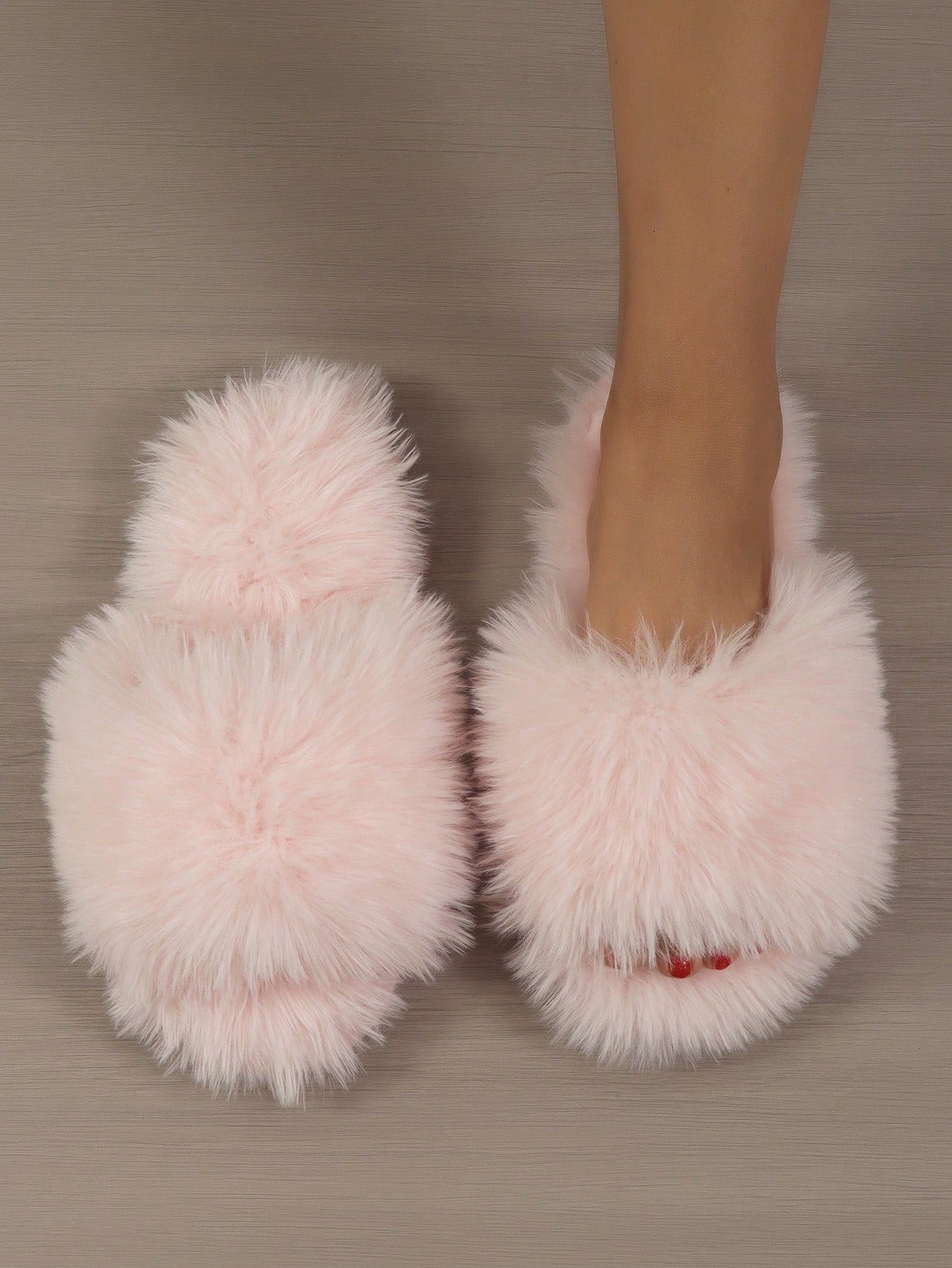 Black Minimalist Fuzzy Bedroom Slippers