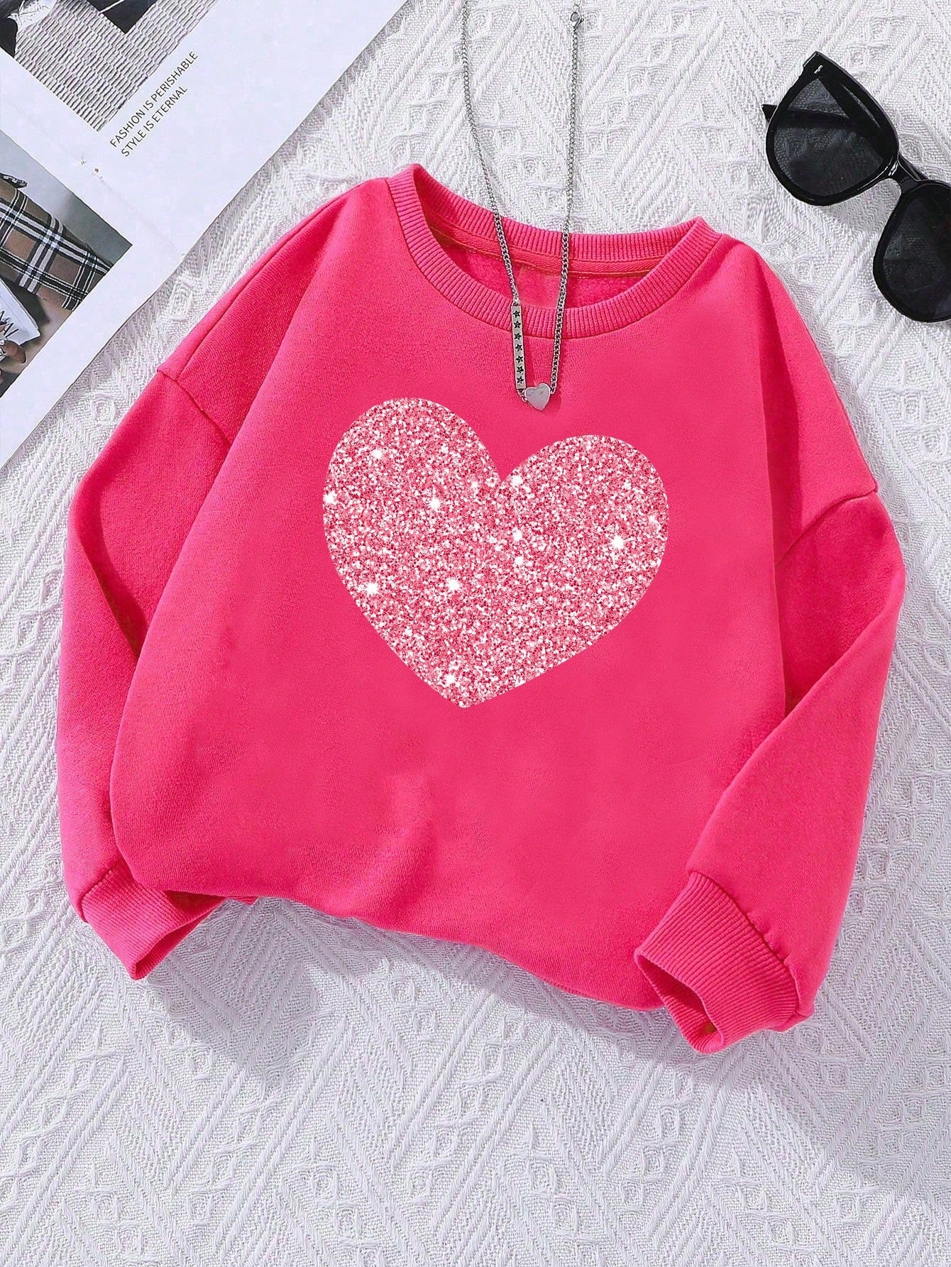 Young Girls' Casual Heart Pattern Long Sleeve Crew Neck Sweatshirt, Suitable For Autumn And Winter