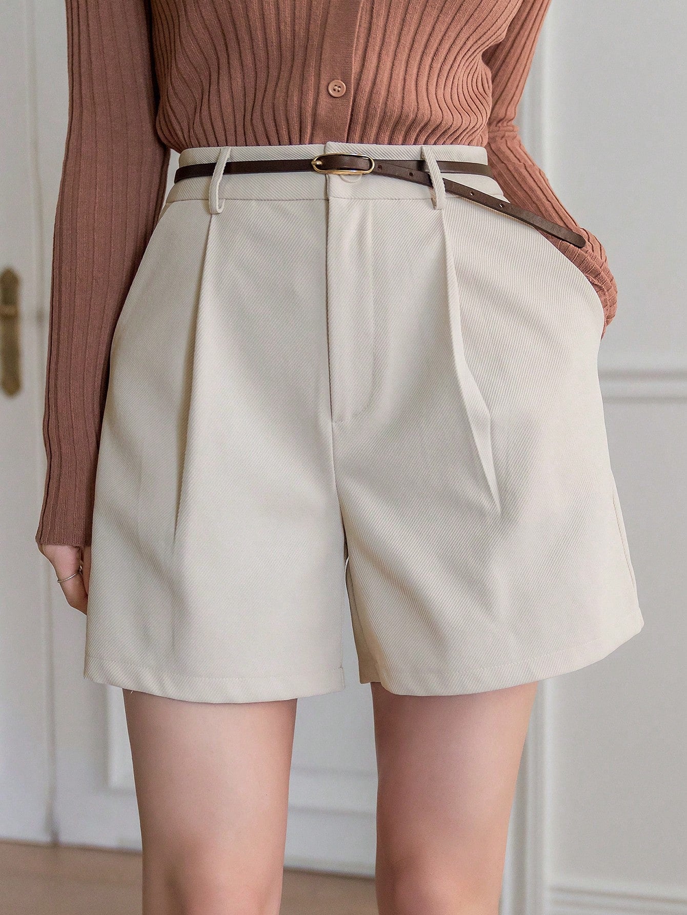 Women's Solid Color High Waist Straight Shorts With Slanted Pockets And Pleats