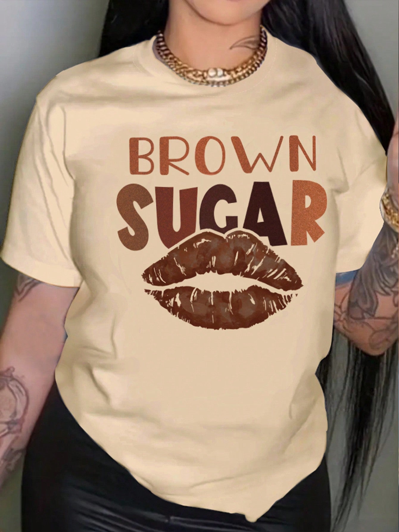 Plus Size Women's Lips Print Short Sleeve T-Shirt, BROWN SUGAR