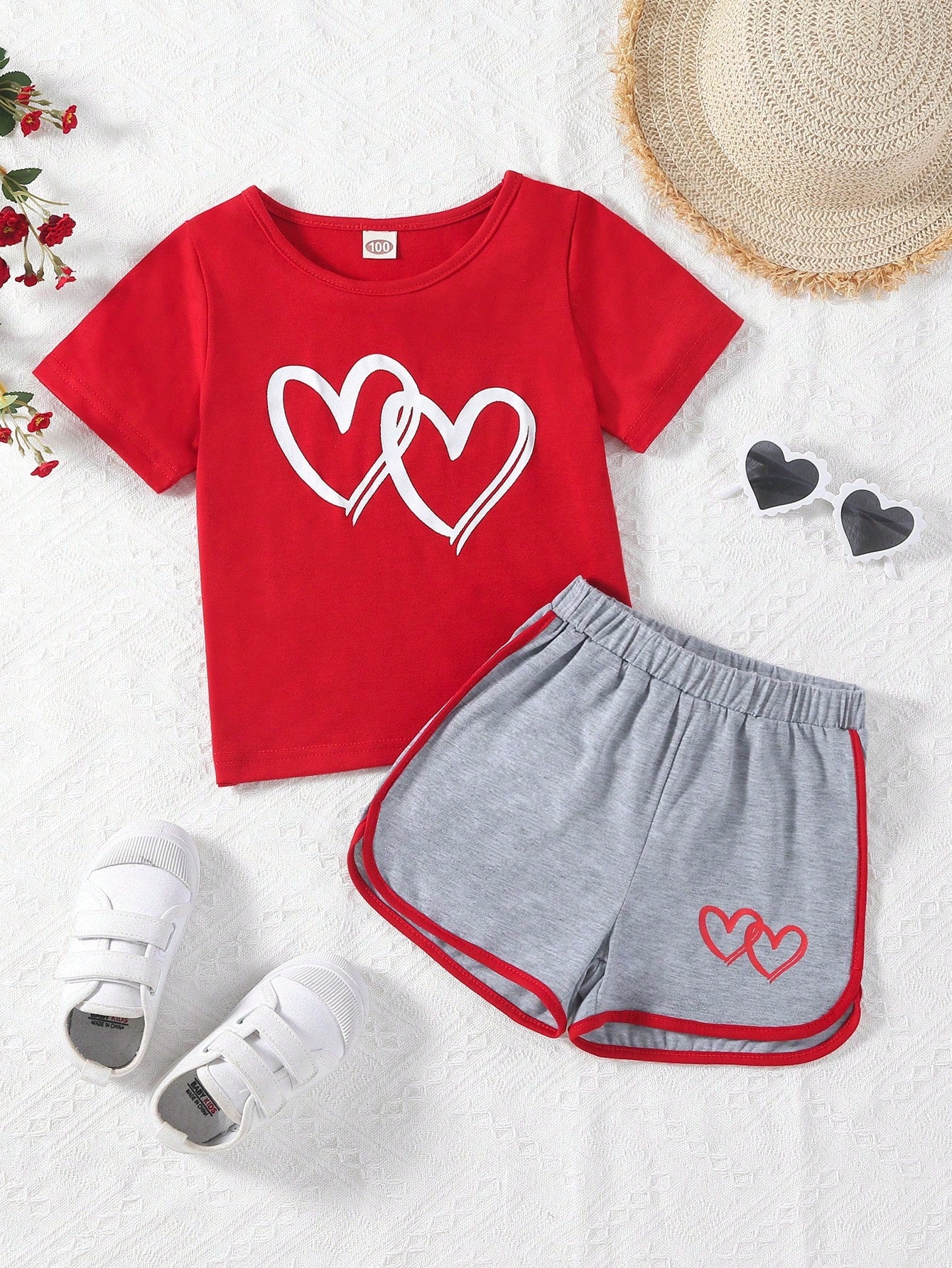 Young Girl Dopamine Heart Print Casual Short Sleeve T-Shirt And Color-Block Hem Shorts Set For Mother Day, Summer