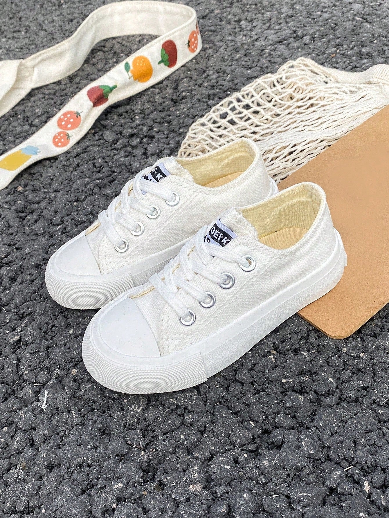 Mid-Top Children's Canvas Sneakers, Spring And Autumn Style, Simple Style For Boys And Girls, Fashionable Low-Top Casual Athletic Shoes, Classic Low-Top Canvas Sneakers, Trendy And Versatile Casual Sports Skateboarding Shoes For Kids With Lace-Up Design