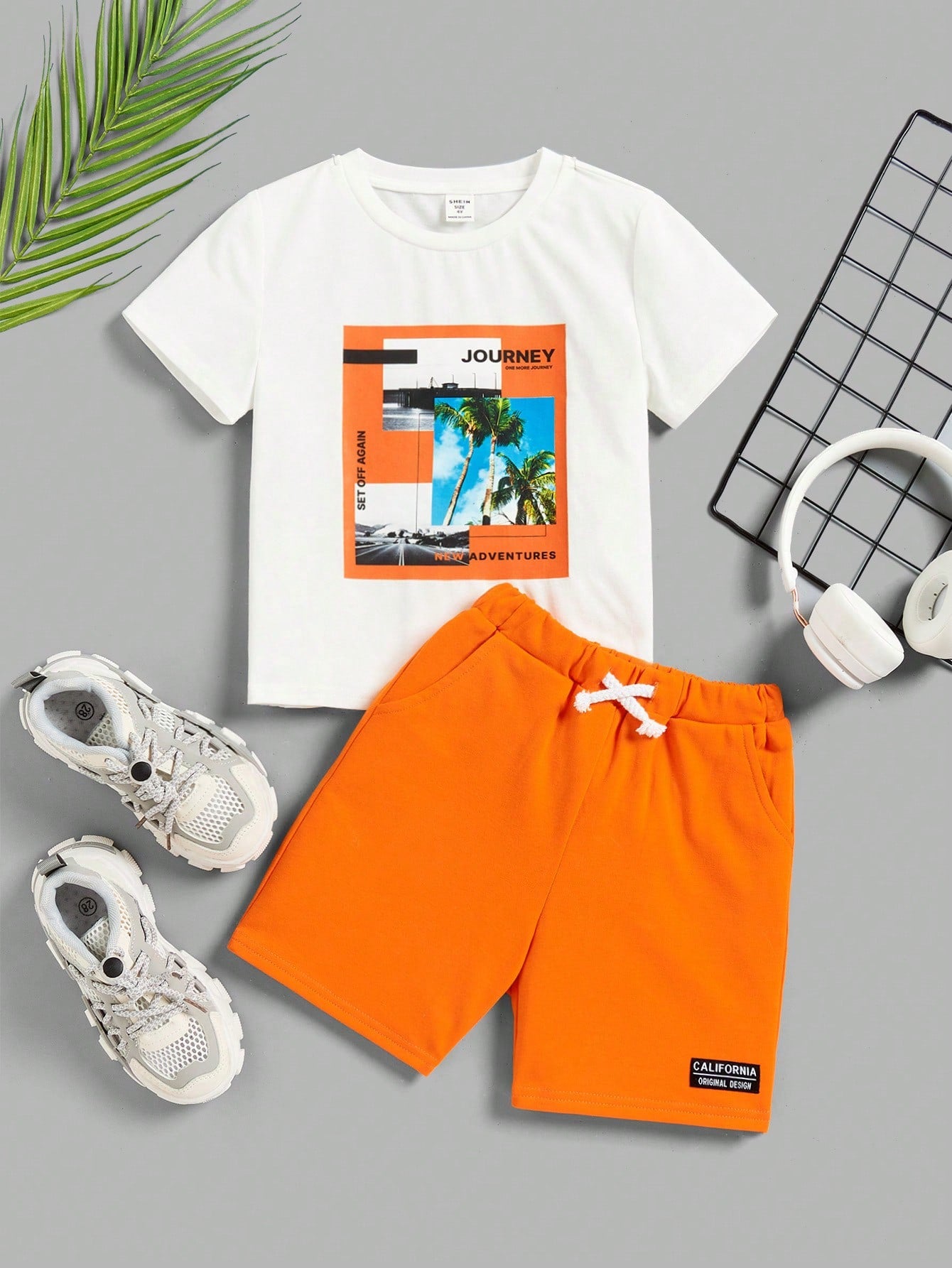 Young Boy Coconut Tree & Letter Graphic Tee & Shorts