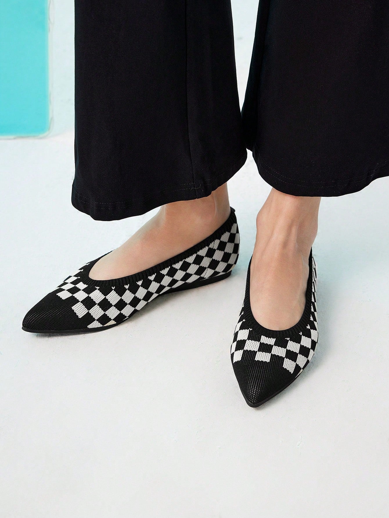 BIZwear Fashionable Plaid Flat Shoes For Women