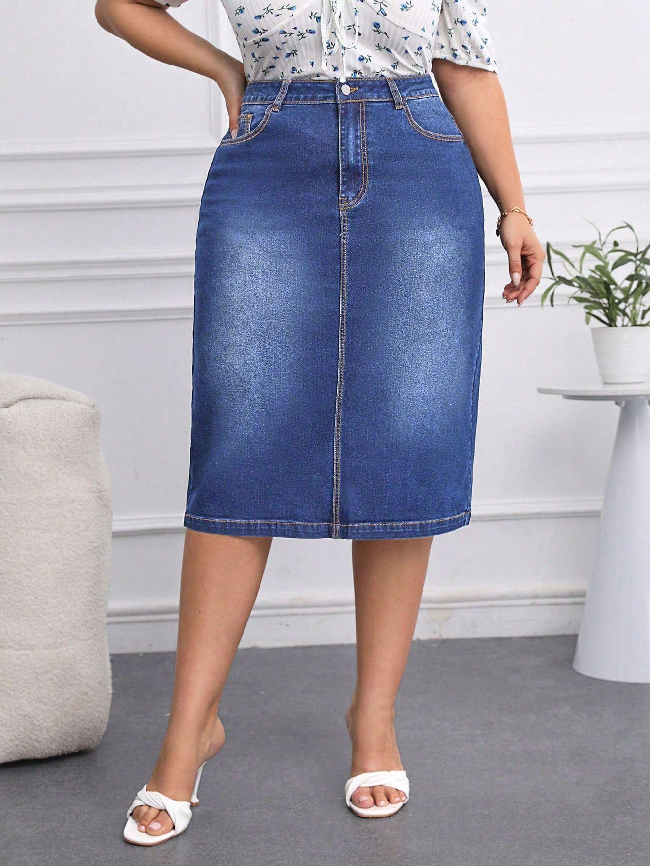 Plus Size Water Washed Elastic Casual Denim Skirt