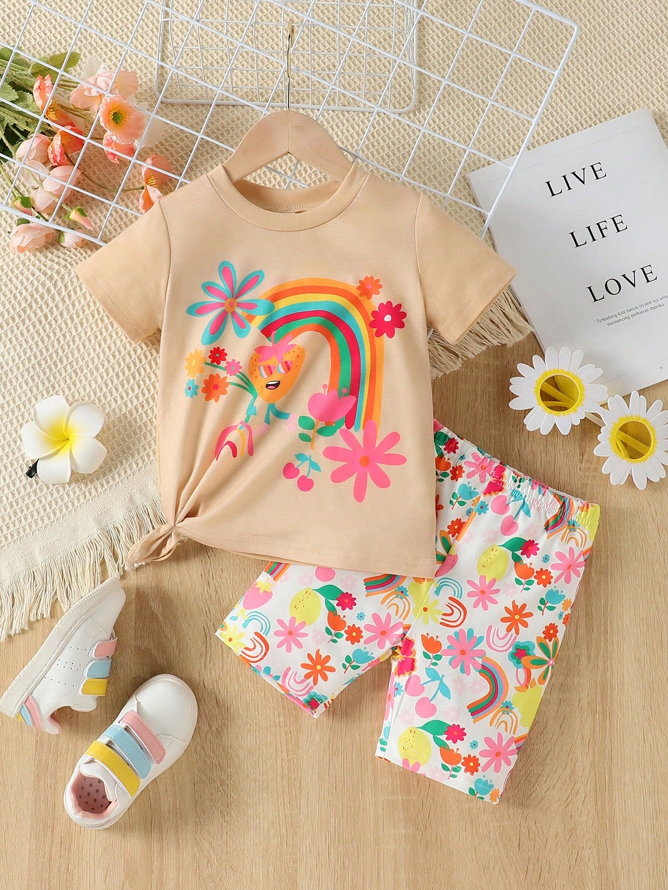 Young Girl Unicorn Printed Short Sleeve T-Shirt And Shorts Set, Summer