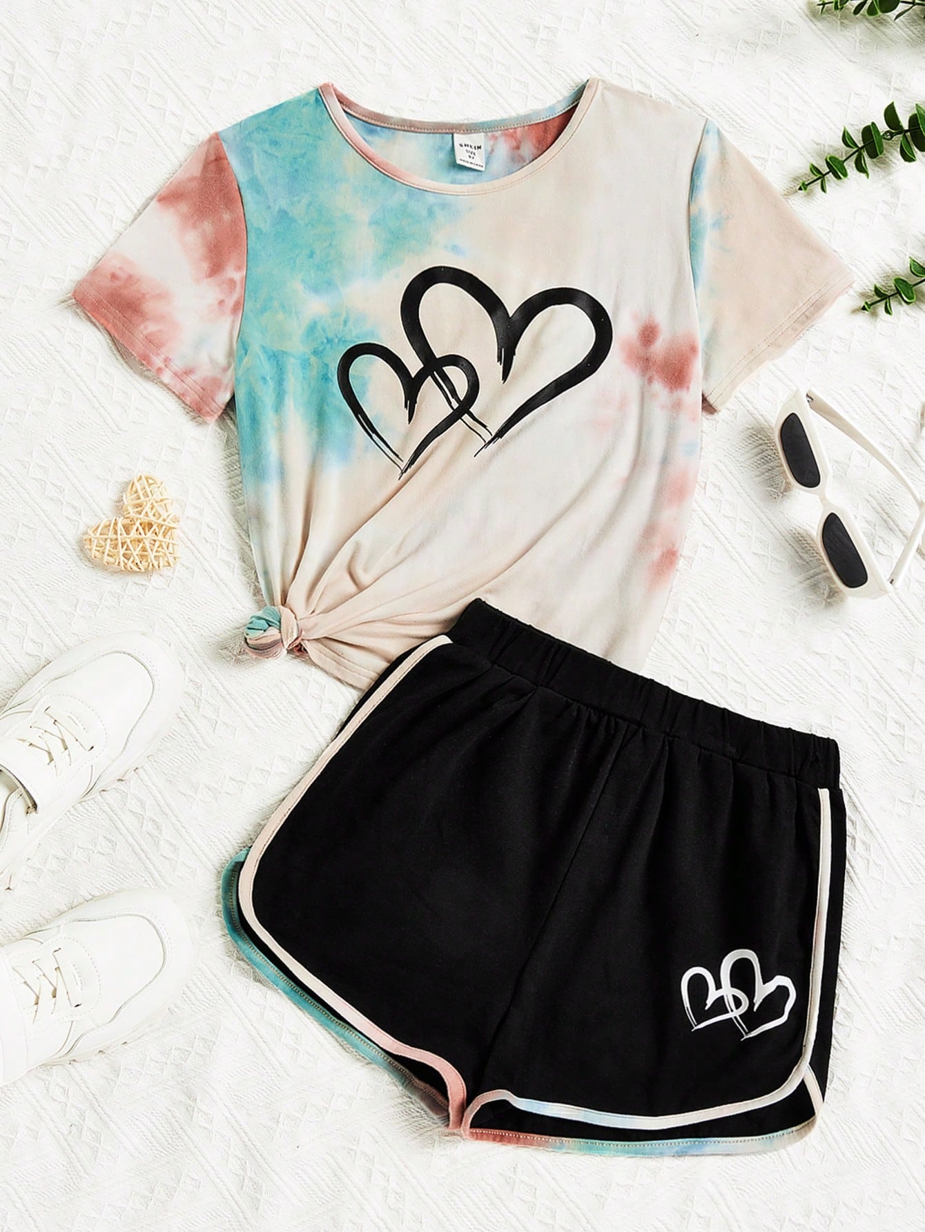 Tween Girl's Knitted Tie-Dye Heart Printed T-Shirt + Color-Block Shorts Vacation Casual Sets