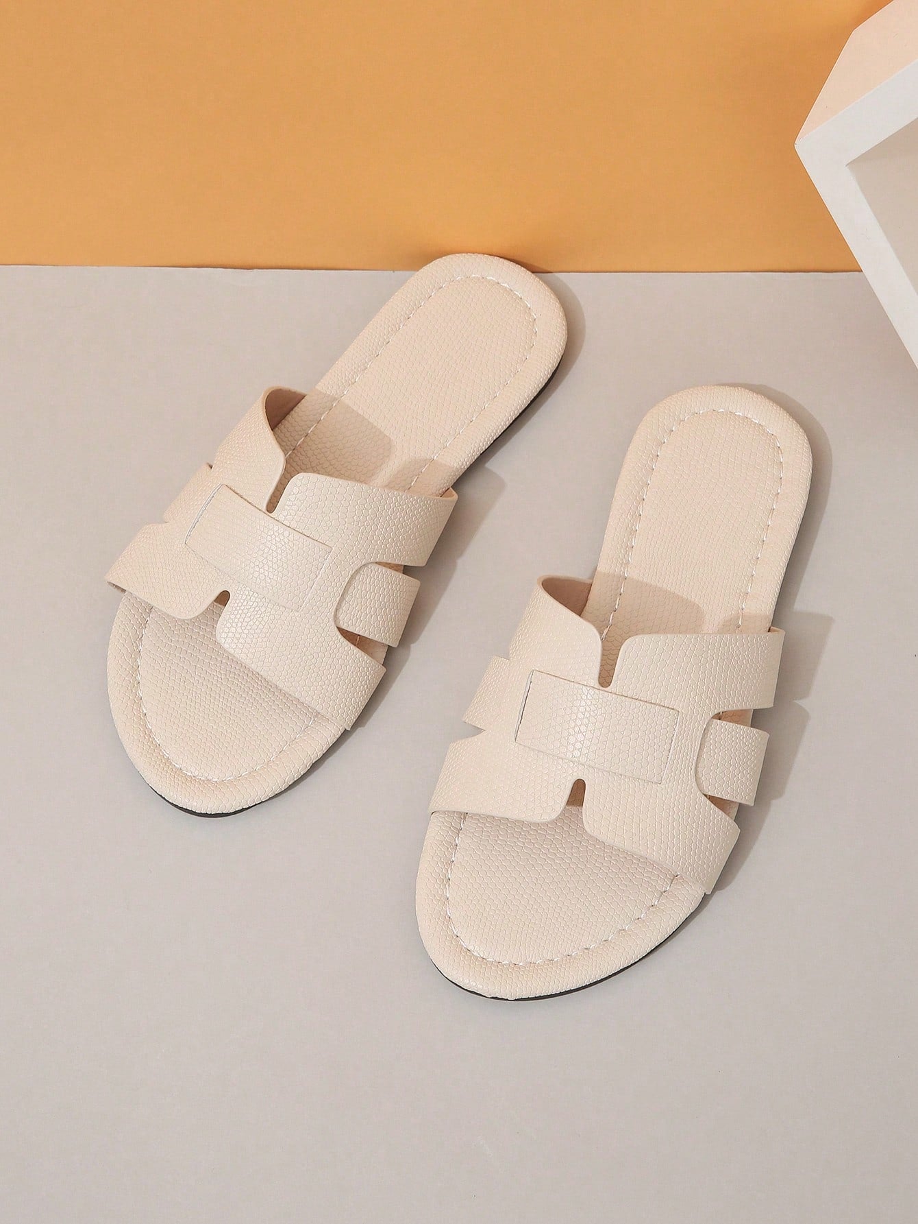 Teenagers' Light, Slip-Resistant, Wear-Resistant PU Flat Sandals With Round Toe, Suitable For Summer, Fashionable Style, Ideal For European And American Holiday Beaches