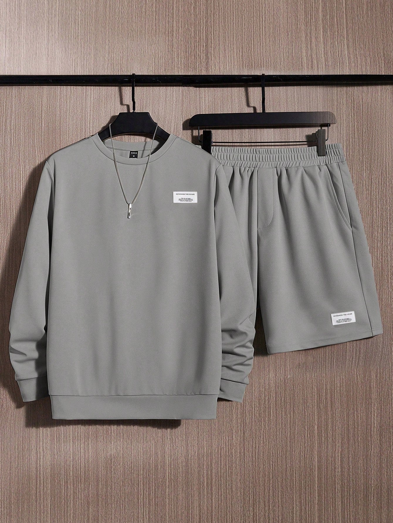 Men Letter Patched Sweatshirt & Elastic Waist Shorts