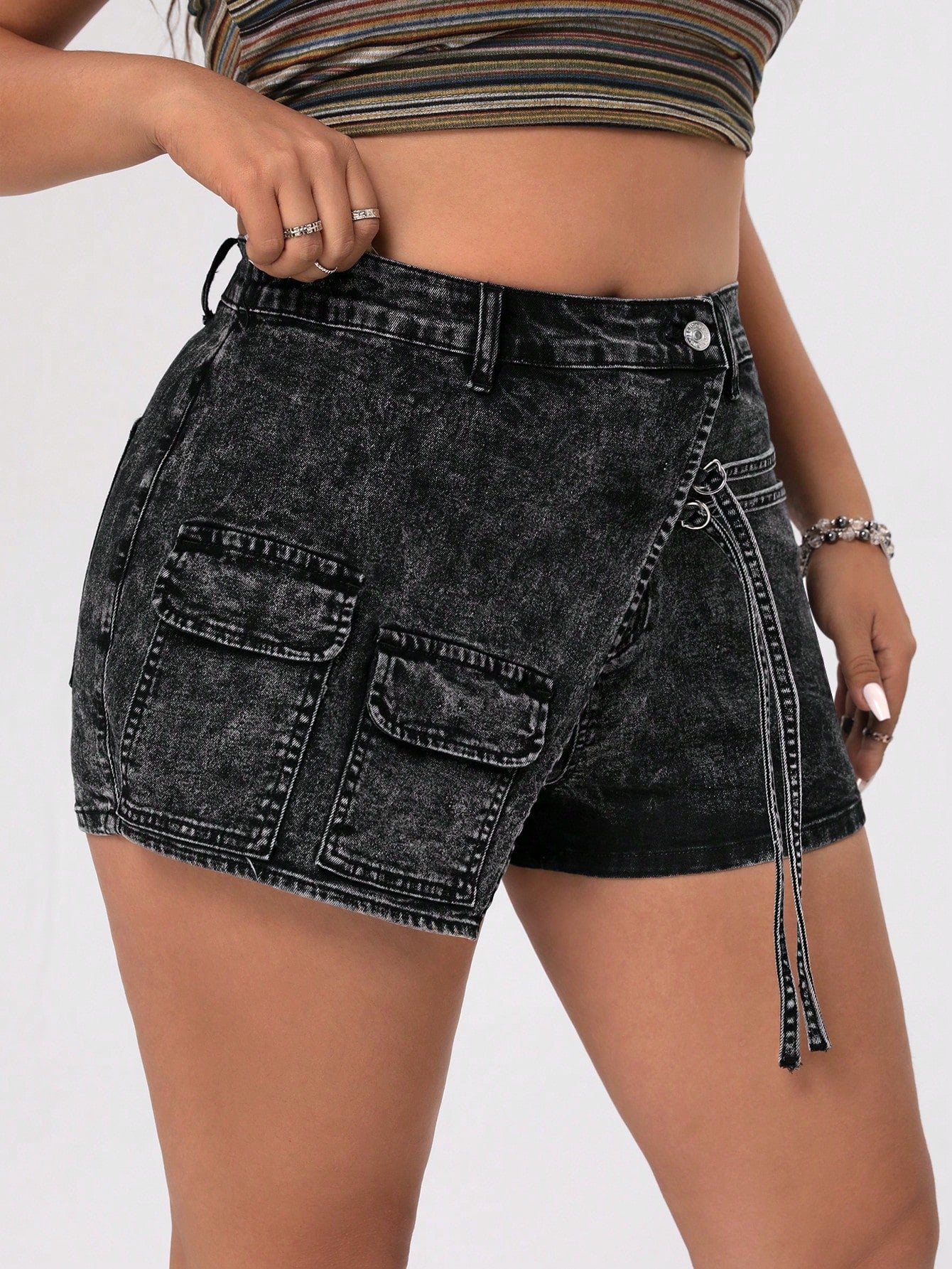 Plus Size Mid-Rise Black And Grey Stretch Denim Shorts With Irregular Hem