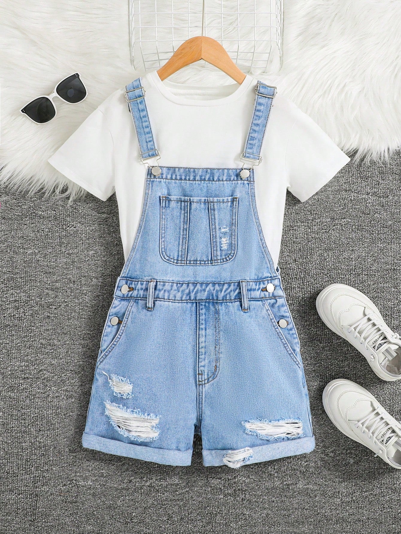 1pc Teen Girl's Casual & Stylish Comfortable Light Wash Denim Overalls Romper With Distressed Details And Rolled Hem Cuffs For Vacation